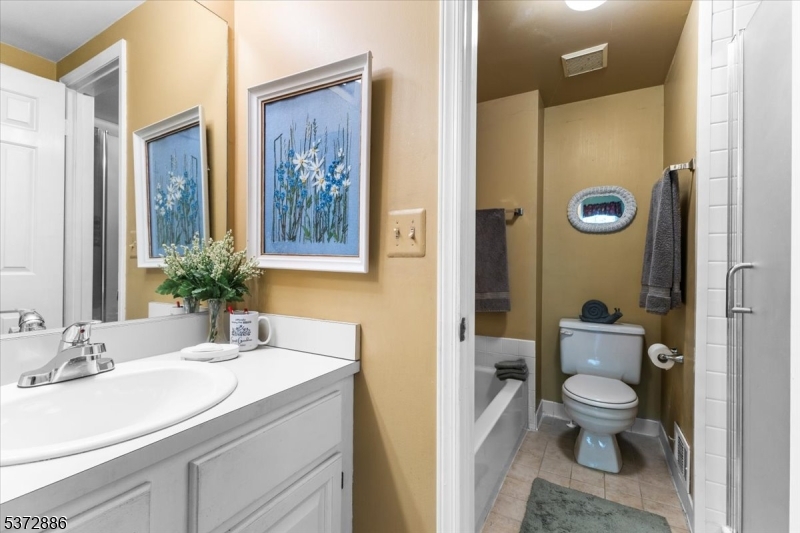 Basking Ridge, New Jersey, 07920, United States, 3 Bedrooms Bedrooms, ,3 BathroomsBathrooms,Residential,For Sale,1908011
