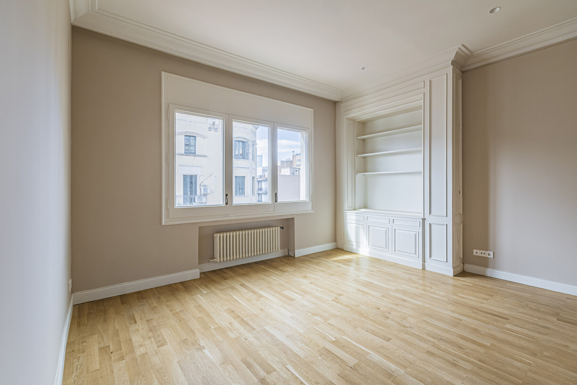  Renovated high-rise apartment in a stately building in Eixample. - 物件實景
