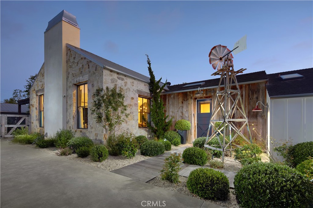 Newport Beach, California, 92660, United States, 4 Bedrooms Bedrooms, ,3 BathroomsBathrooms,Residential,For Sale,1927269