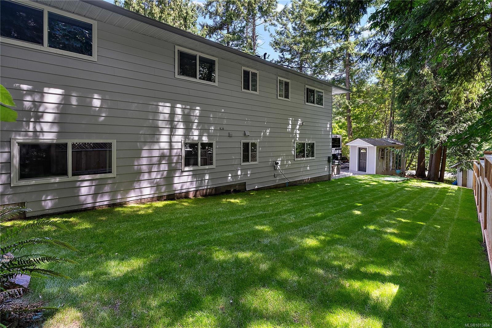 NORTH SAANICH, British Columbia, V8L 5J4, CA, 5 Bedrooms Bedrooms, ,Residential,For Sale,1950110