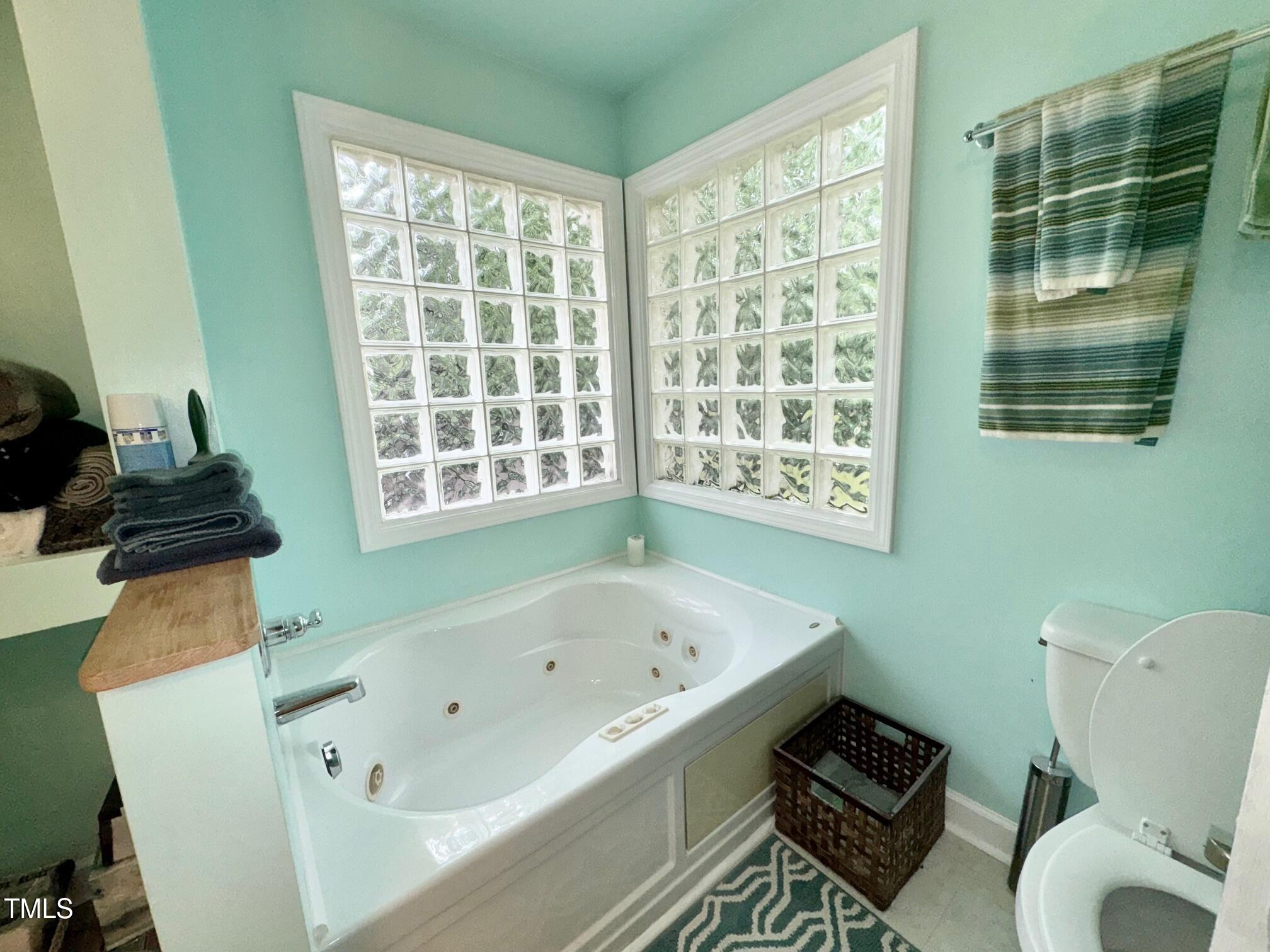 Henderson, North Carolina, 27537, United States, 3 Bedrooms Bedrooms, ,3 BathroomsBathrooms,Residential,For Sale,1848561