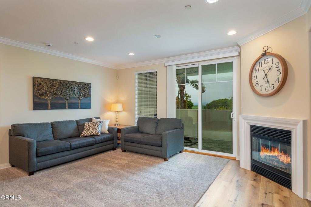 Oxnard, California, 93035, United States, 2 Bedrooms Bedrooms, ,3 BathroomsBathrooms,Residential,For Sale,1982158