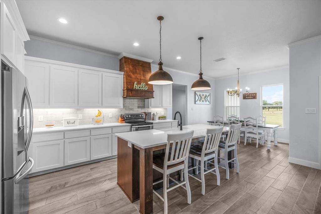 Weatherford, Texas, 76088, United States, 5 Bedrooms Bedrooms, ,5 BathroomsBathrooms,Residential,For Sale,1900599