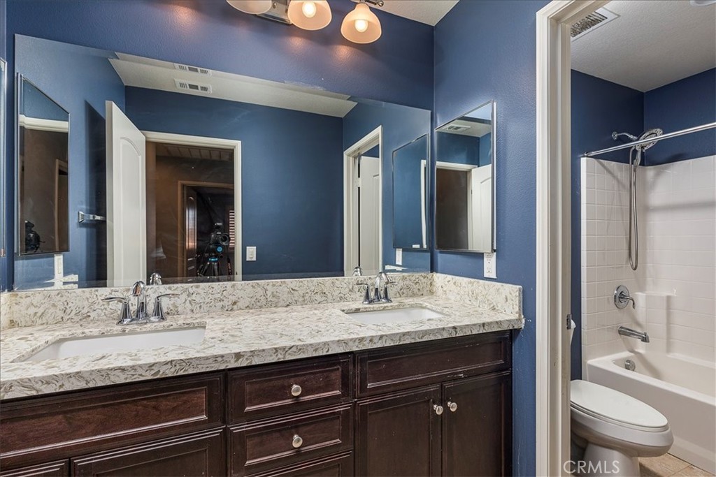 Menifee, California, 92584, United States, 5 Bedrooms Bedrooms, ,4 BathroomsBathrooms,Residential,For Sale,2048367