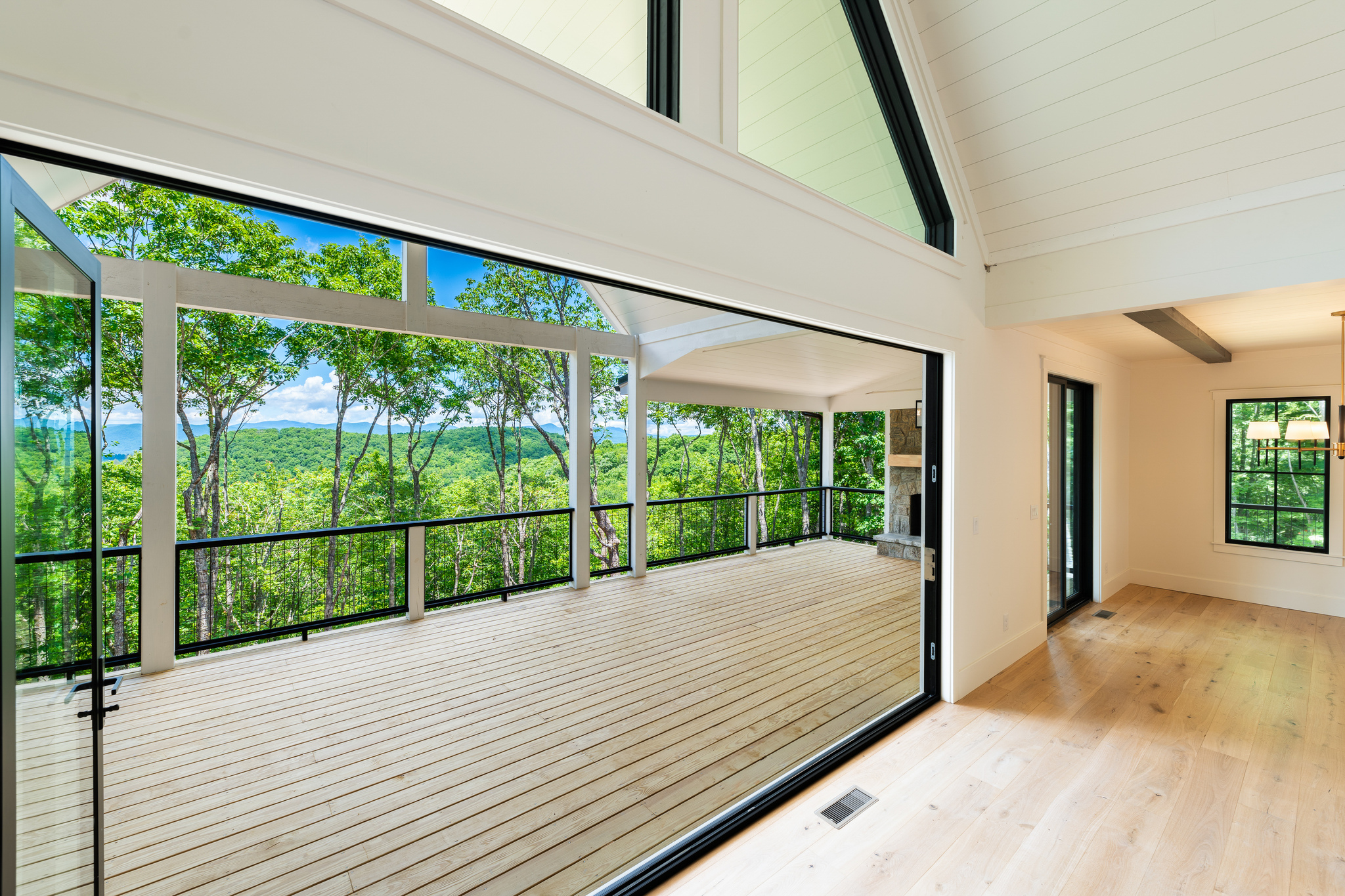  Mountain Home at Chinquapin - 物件實景