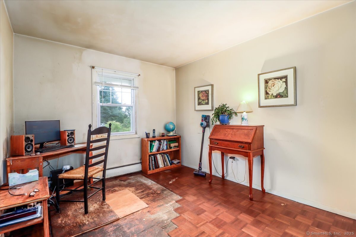 Brookfield, Connecticut, 06804, United States, 3 Bedrooms Bedrooms, ,3 BathroomsBathrooms,Residential,For Sale,1948601