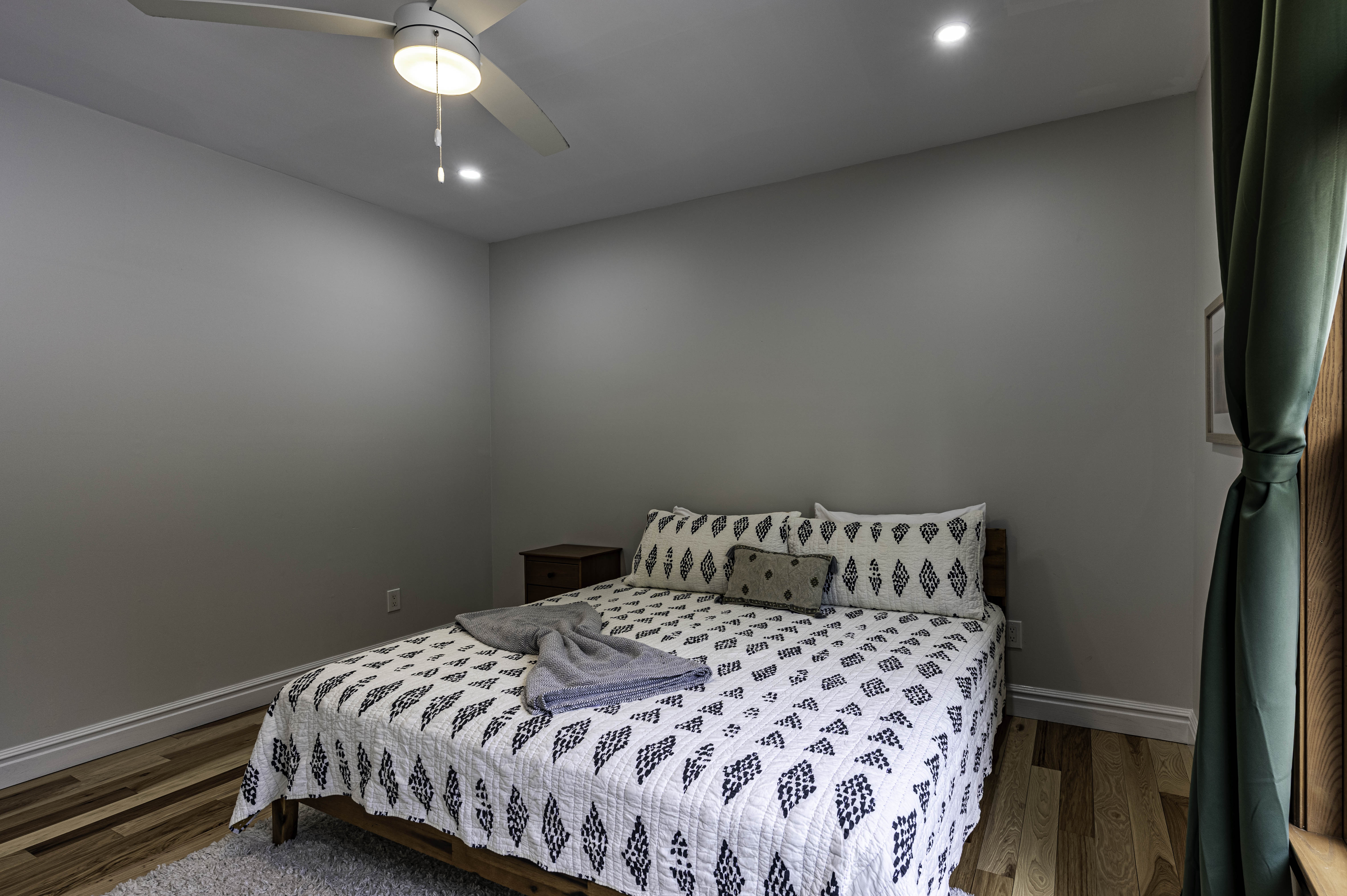  Ranch Style Home with Studio Apartment - 物件實景