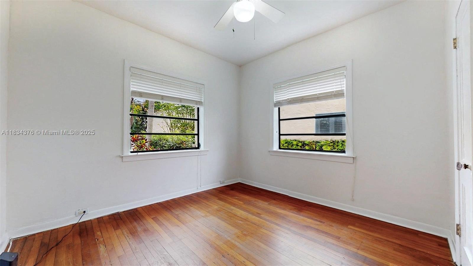 Coral Gables, Florida, 33134, United States, 2 Bedrooms Bedrooms, ,2 BathroomsBathrooms,Residential,For Sale,1989880