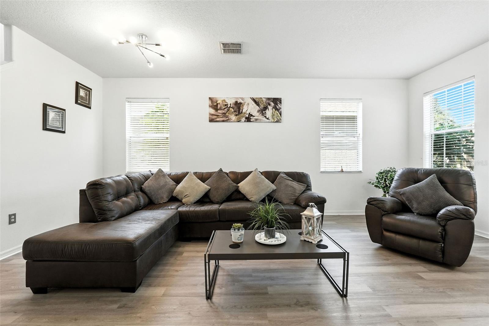 KISSIMMEE, Florida, 34744, United States, 5 Bedrooms Bedrooms, ,5 BathroomsBathrooms,Residential,For Sale,1980331