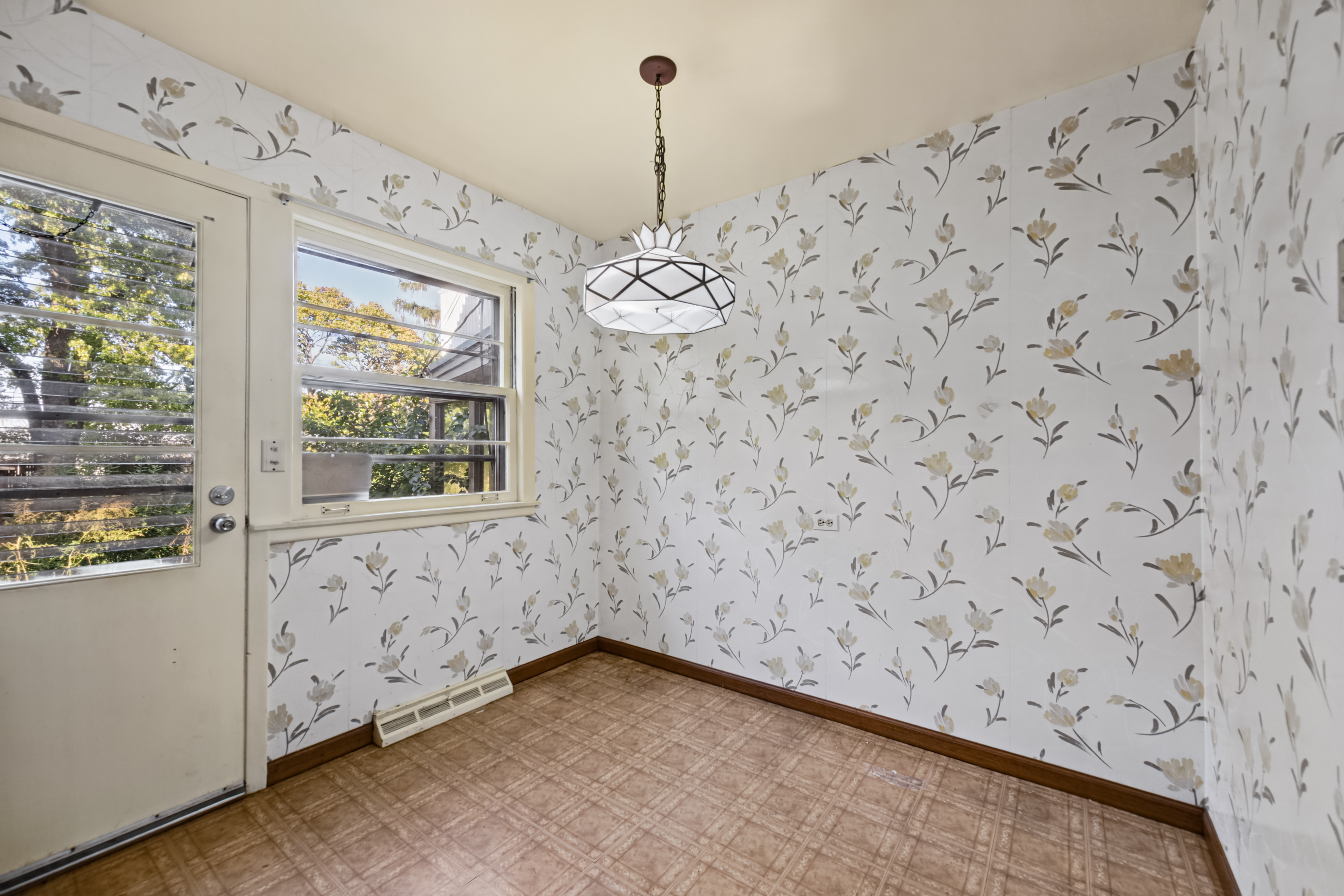  An Exceptional Opportunity Awaits at 2720 Appletree Lane in Northbrook - 物件實景