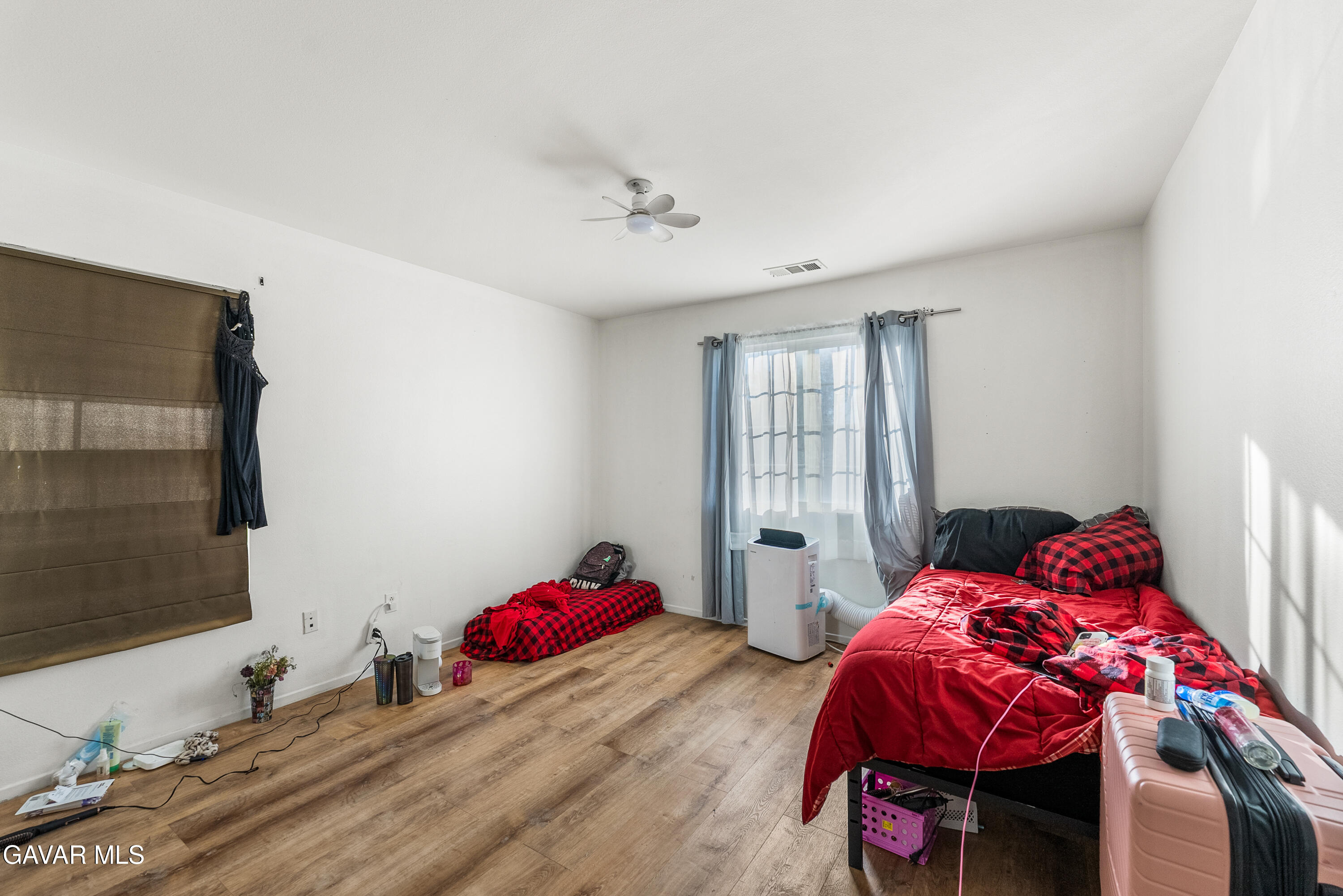 Lancaster, California, 93536, United States, 5 Bedrooms Bedrooms, ,3 BathroomsBathrooms,Residential,For Sale,1996467