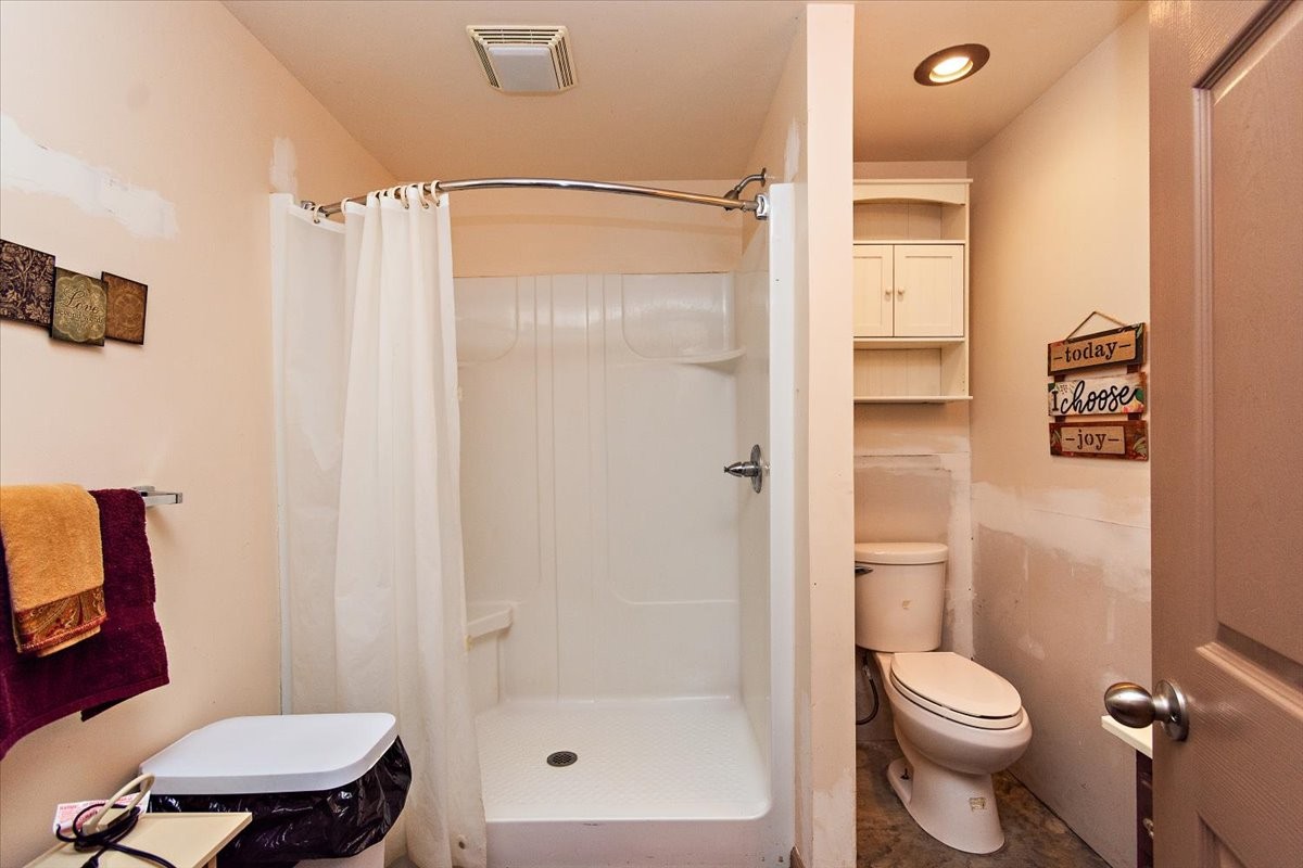 Readyville, Tennessee, 37149, United States, 3 Bedrooms Bedrooms, ,2 BathroomsBathrooms,Residential,For Sale,1903533