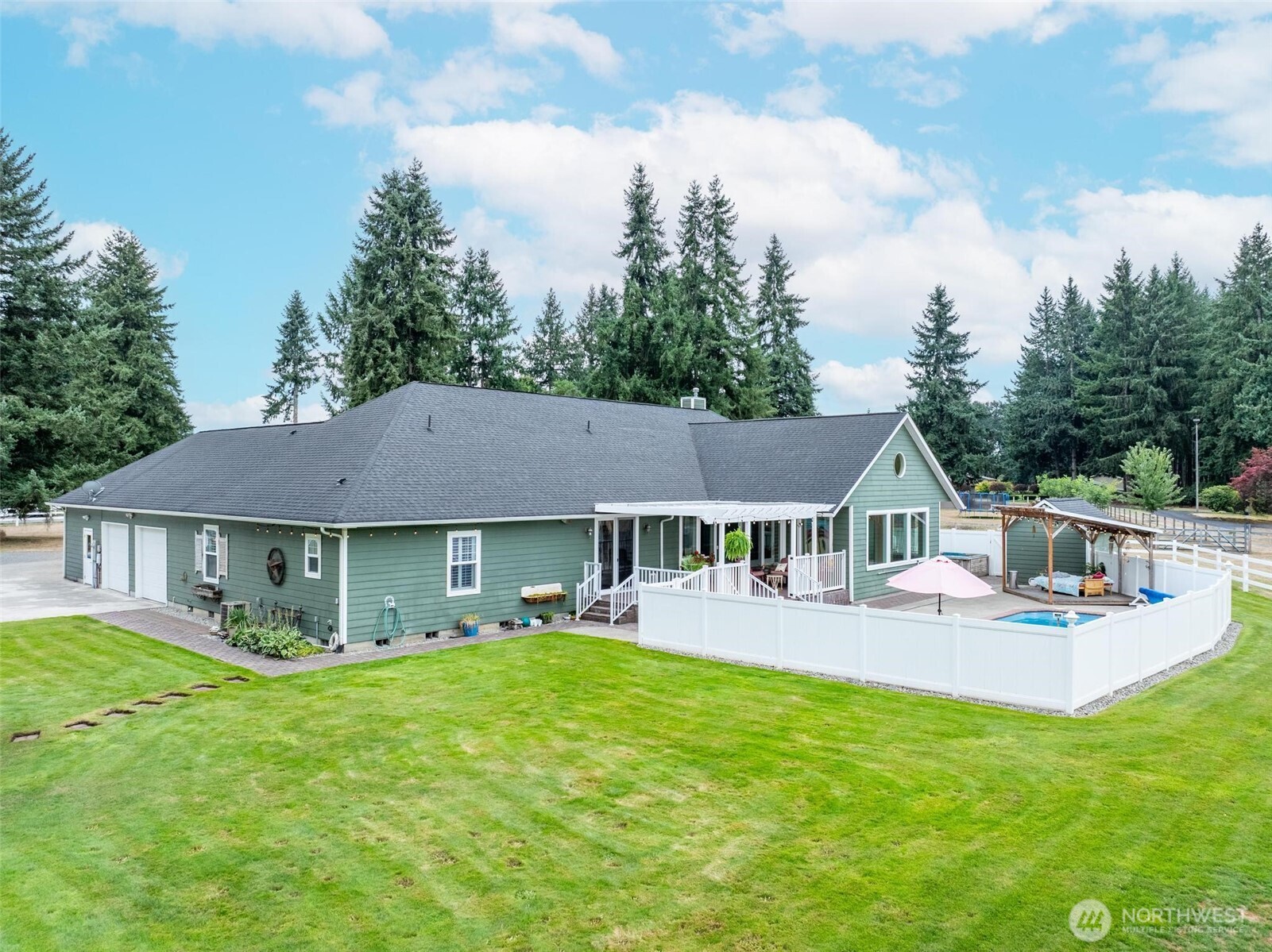 Centralia, Washington, 98531, United States, 3 Bedrooms Bedrooms, ,3 BathroomsBathrooms,Residential,For Sale,1983563