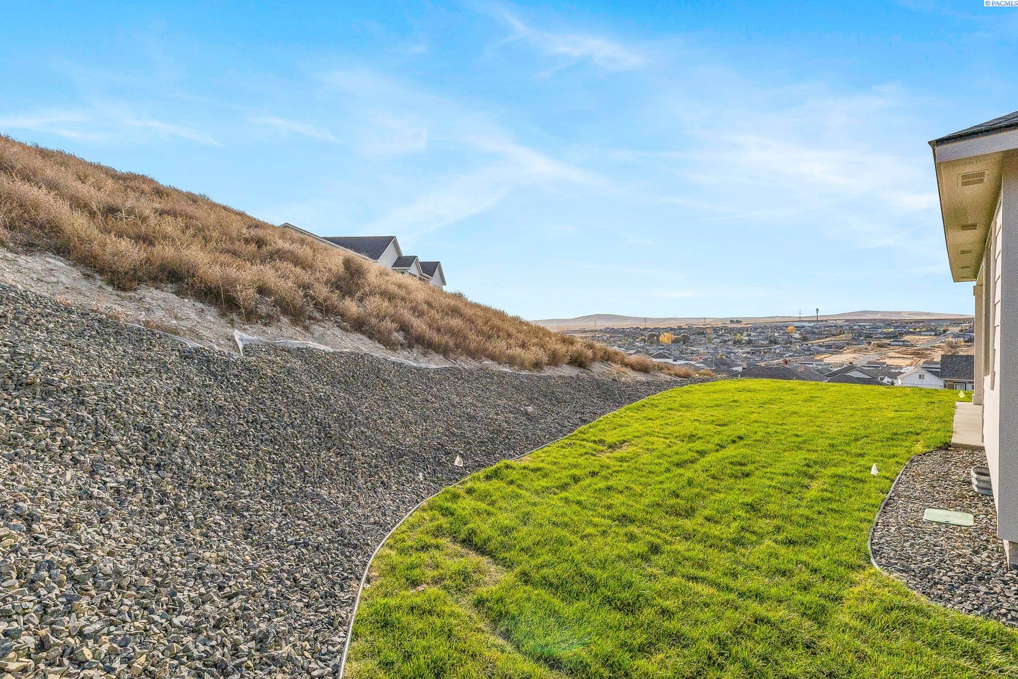 Kennewick, Washington, 99338, United States, 3 Bedrooms Bedrooms, ,1 BathroomBathrooms,Residential,For Sale,1969367