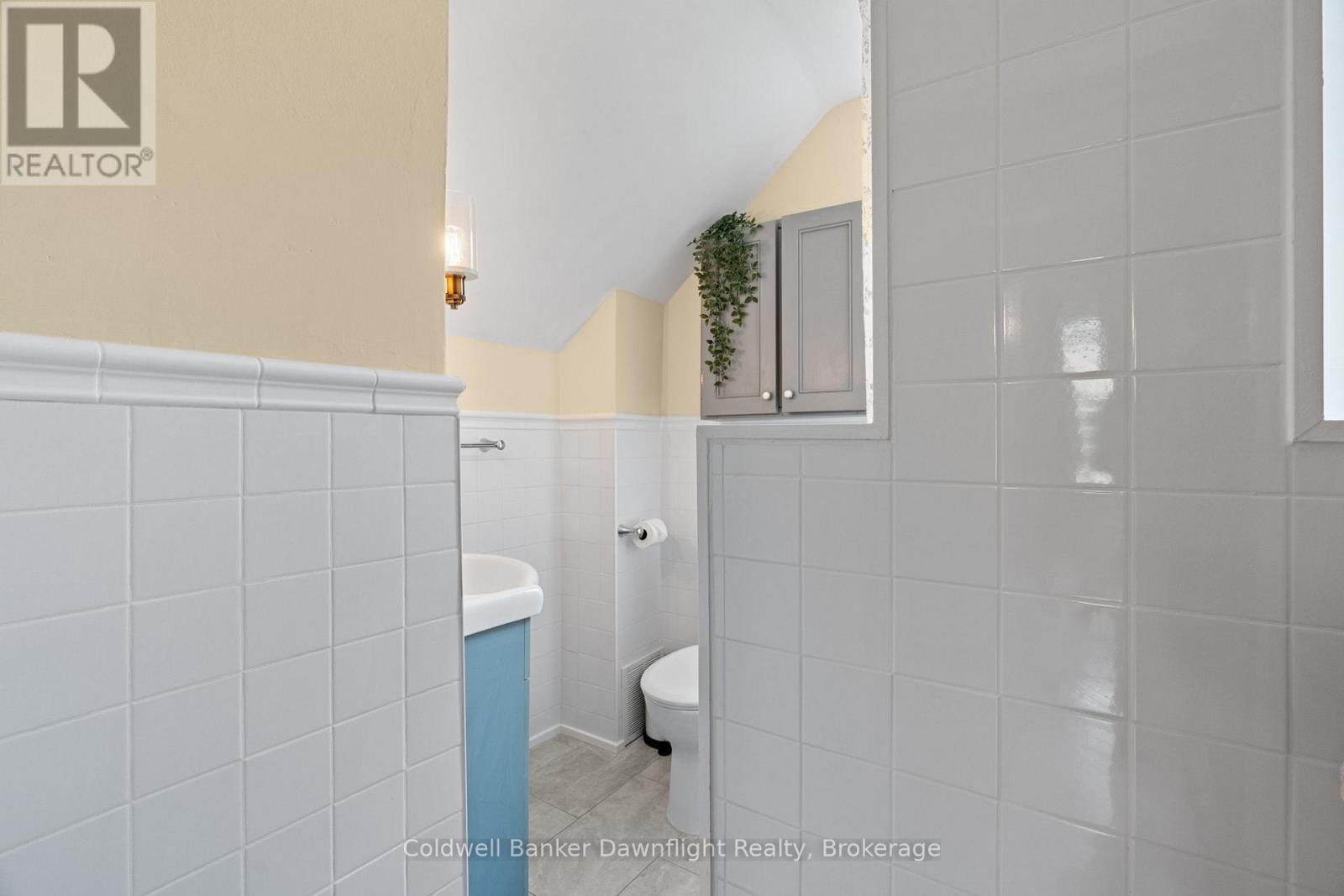 STRATFORD, Ontario, N5A 4K8, CA, 3 Bedrooms Bedrooms, ,1 BathroomBathrooms,Residential,For Sale,1948181