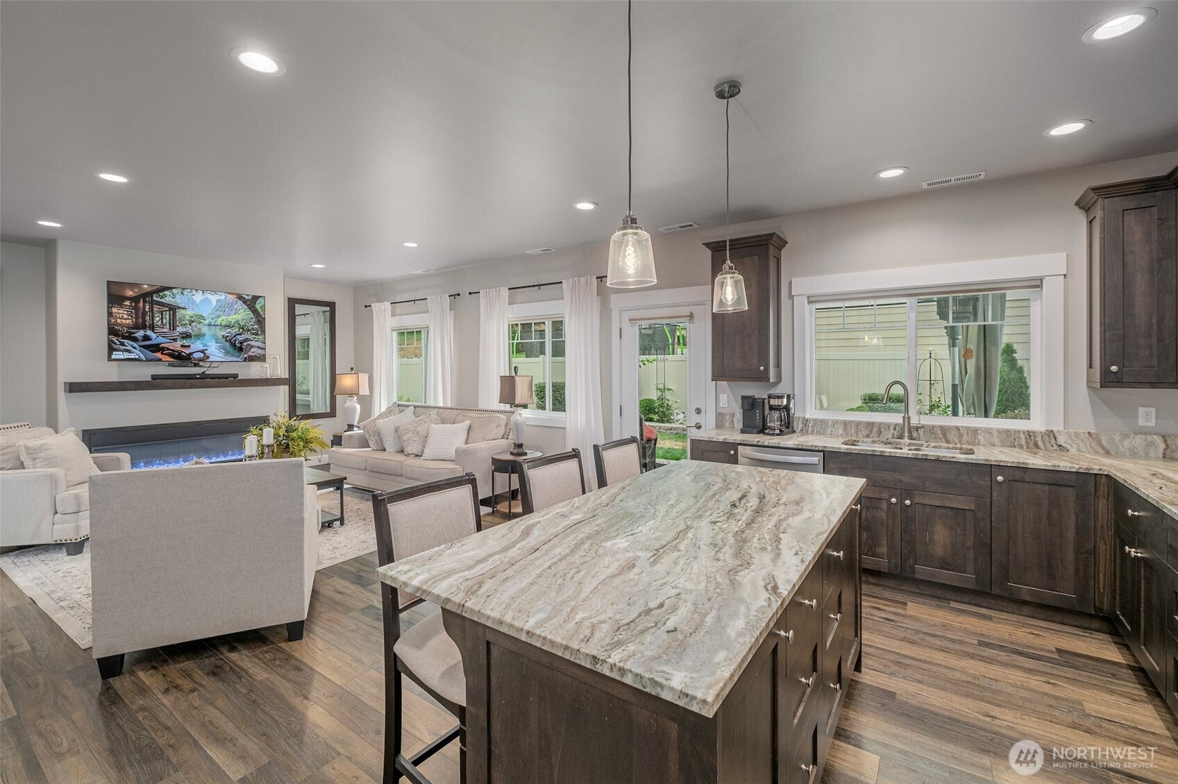 Wenatchee, Washington, 98801, United States, 3 Bedrooms Bedrooms, ,3 BathroomsBathrooms,Residential,For Sale,1911127