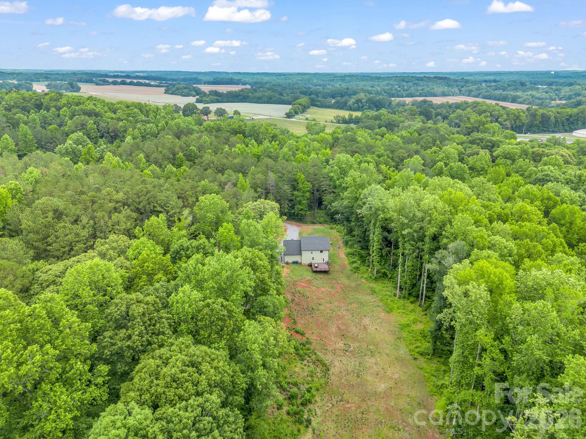 Lincolnton, North Carolina, 28092, United States, 5 Bedrooms Bedrooms, ,3 BathroomsBathrooms,Residential,For Sale,2049314