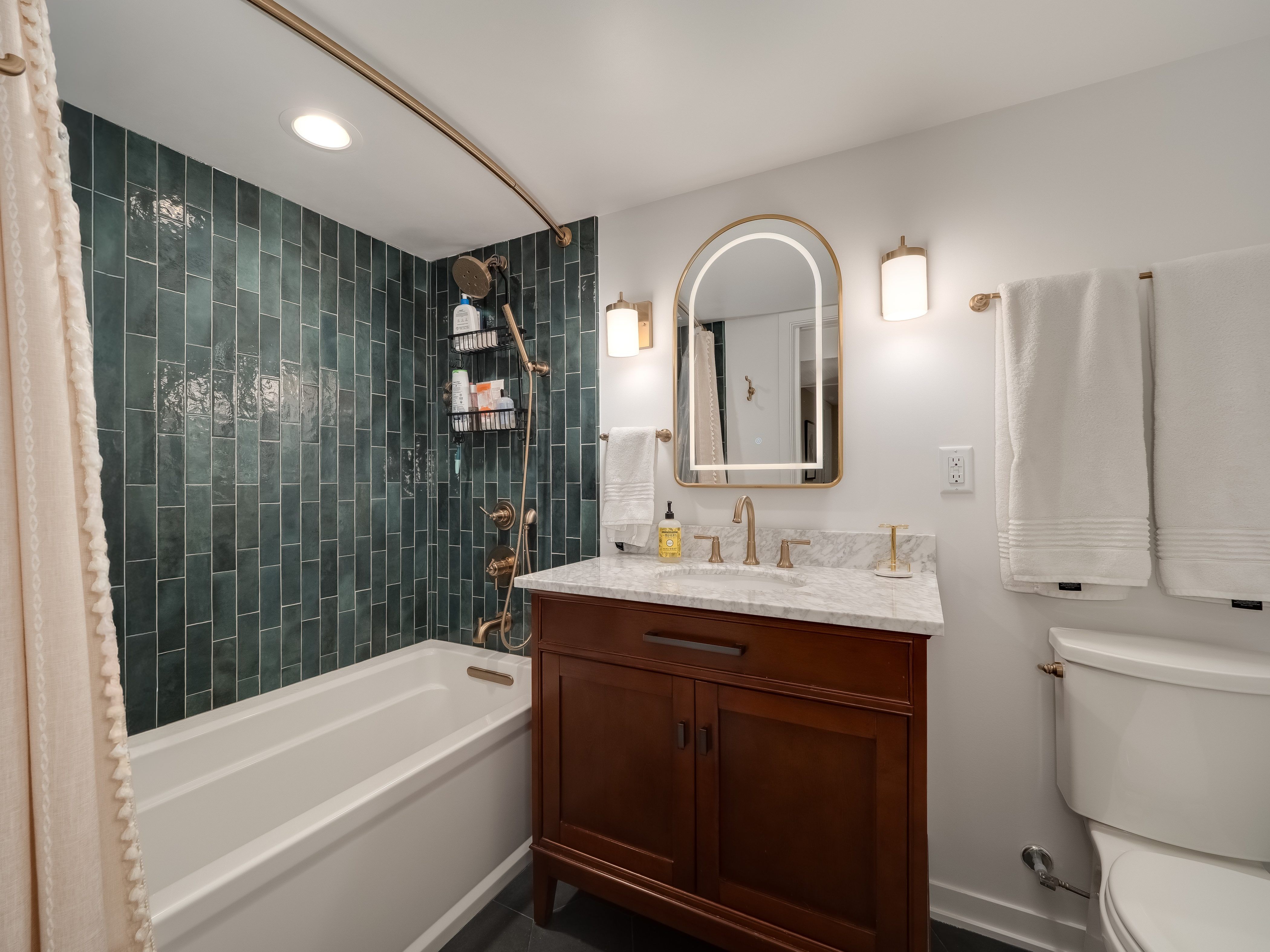  Renovated Lynnhurst Charmer Near Minnehaha Parkway - 物件實景
