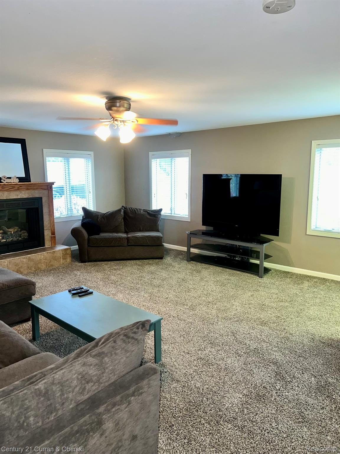 Jackson, Michigan, 49201, United States, 3 Bedrooms Bedrooms, ,3 BathroomsBathrooms,Residential,For Sale,1981223