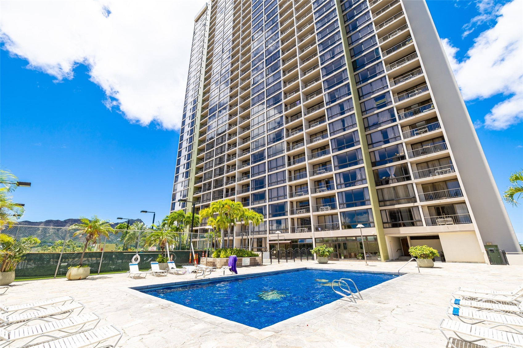 Honolulu, Hawaii, 96815, United States, 1 Bedroom Bedrooms, ,1 BathroomBathrooms,Residential,For Sale,1986211