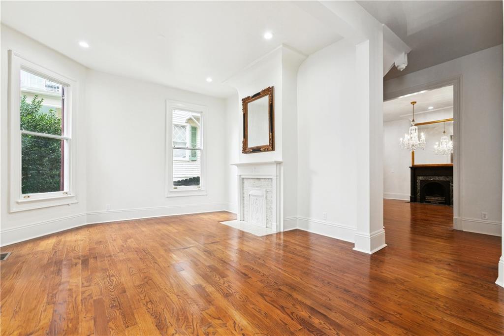 New Orleans, Louisiana, 70115, United States, 3 Bedrooms Bedrooms, ,5 BathroomsBathrooms,Residential,For Sale,2001784