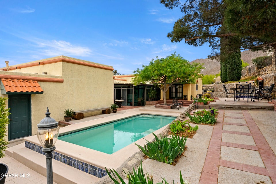 El Paso, Texas, 79912, United States, 4 Bedrooms Bedrooms, ,2 BathroomsBathrooms,Residential,For Sale,1921658