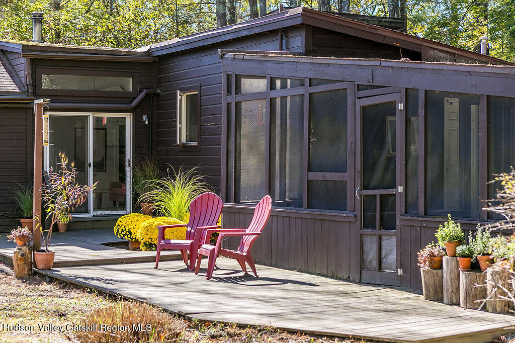 Woodstock, New York, 12498, United States, 2 Bedrooms Bedrooms, ,3 BathroomsBathrooms,Residential,For Sale,1965588