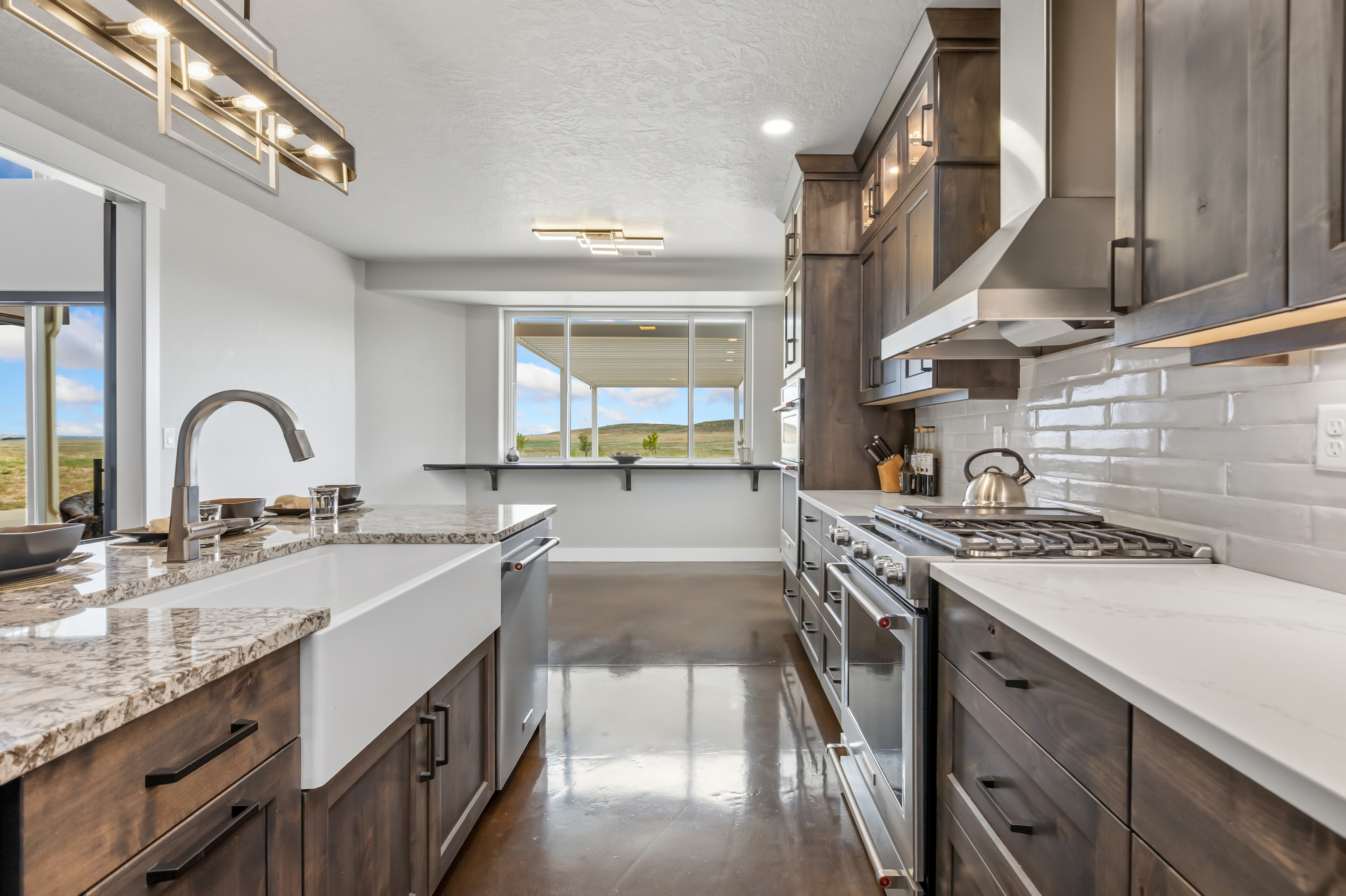  Custom-Built Home in the Highly Sought-After Pelican Lake Ranch Community - 物件實景