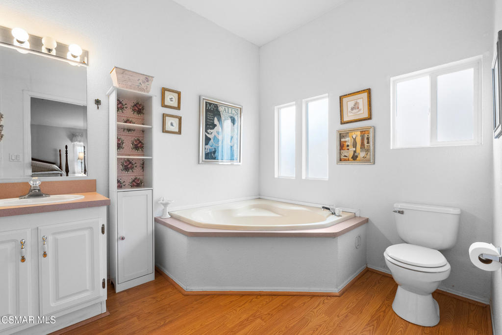 Ventura, California, 93001, United States, 3 Bedrooms Bedrooms, ,2 BathroomsBathrooms,Residential,For Sale,1921287