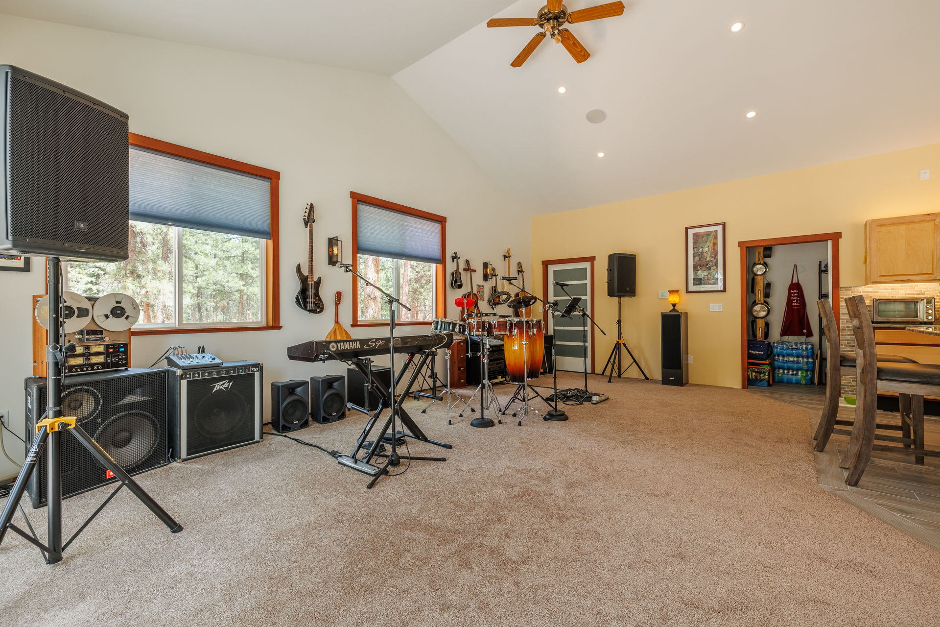 Woodland Park, Colorado, 80863, United States, 1 Bedroom Bedrooms, ,2 BathroomsBathrooms,Residential,For Sale,1896671