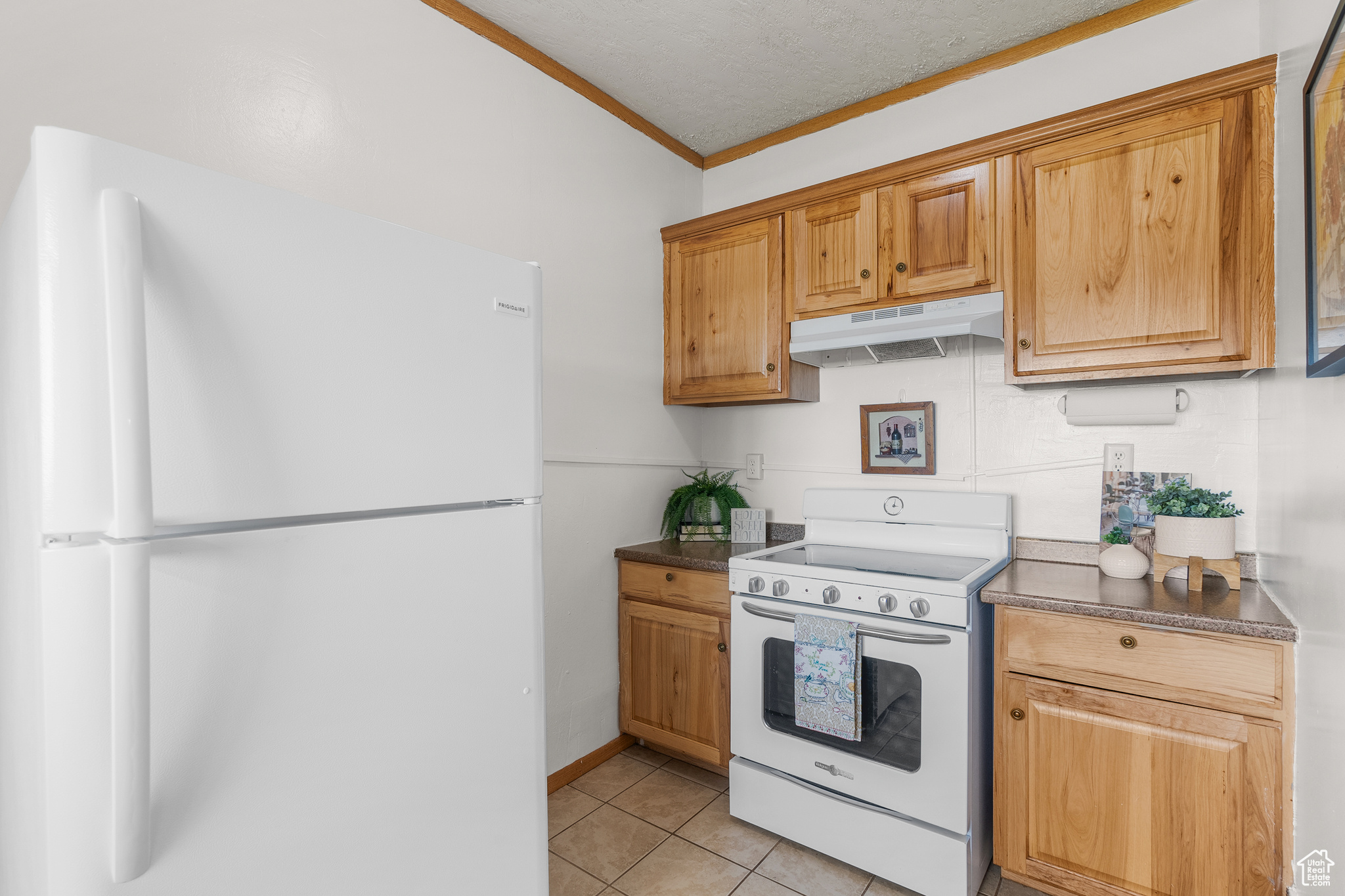 Farmington, Utah, 84025, United States, 4 Bedrooms Bedrooms, ,2 BathroomsBathrooms,Residential,For Sale,1866818