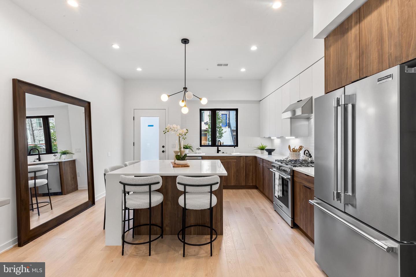 Philadelphia, Pennsylvania, 19128, United States, 4 Bedrooms Bedrooms, ,4 BathroomsBathrooms,Residential,For Sale,1898487