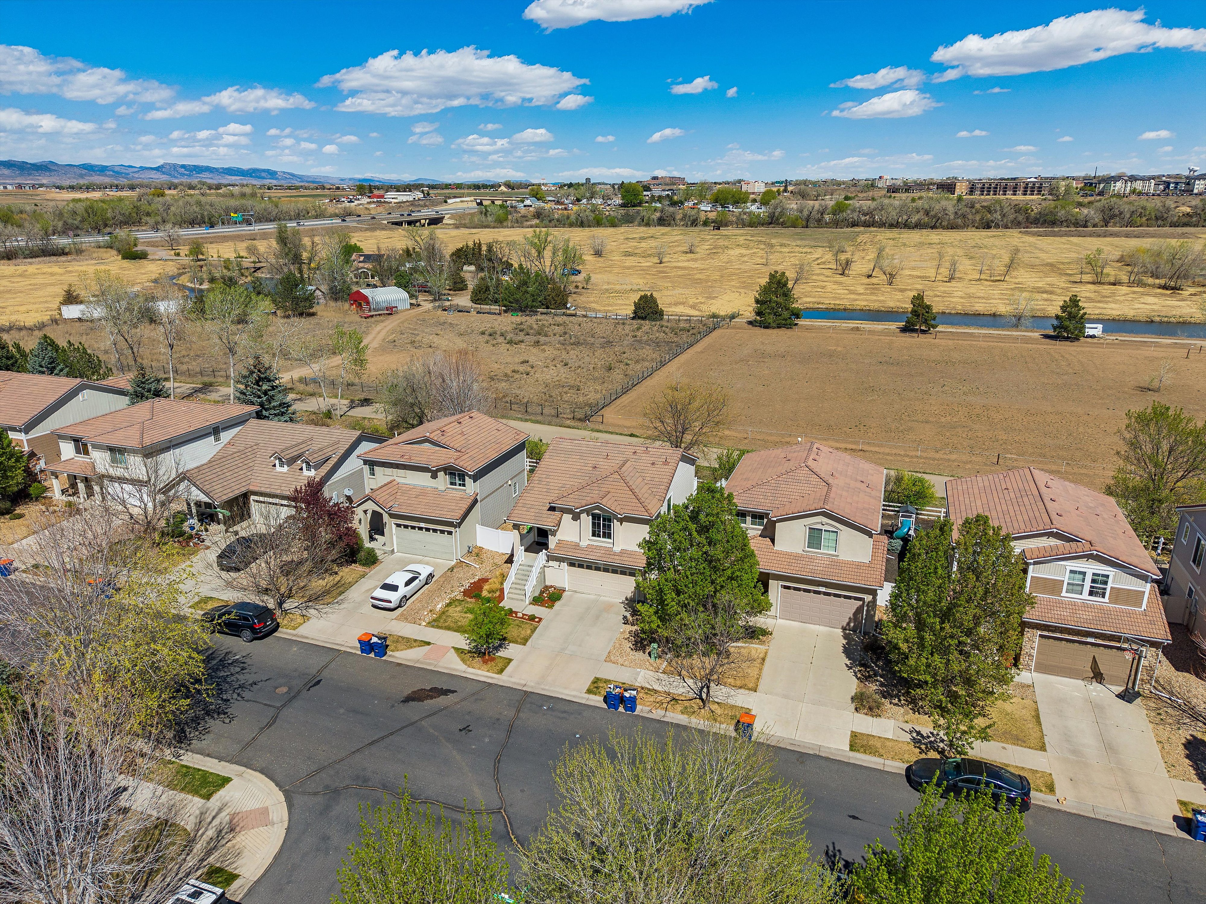  Beautifully Maintained Home Backing to Open Space with Peaceful Views - 物件實景