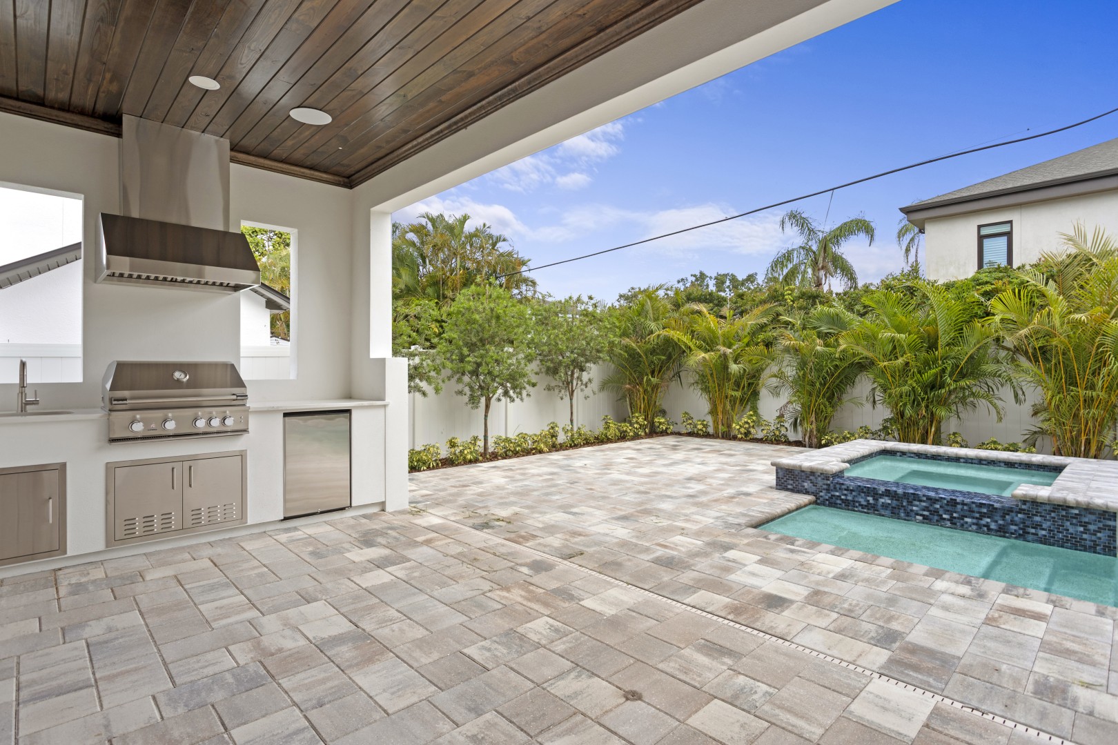 Tampa, Florida, 33611, United States, 6 Bedrooms Bedrooms, ,6 BathroomsBathrooms,Residential,For Sale,1981634