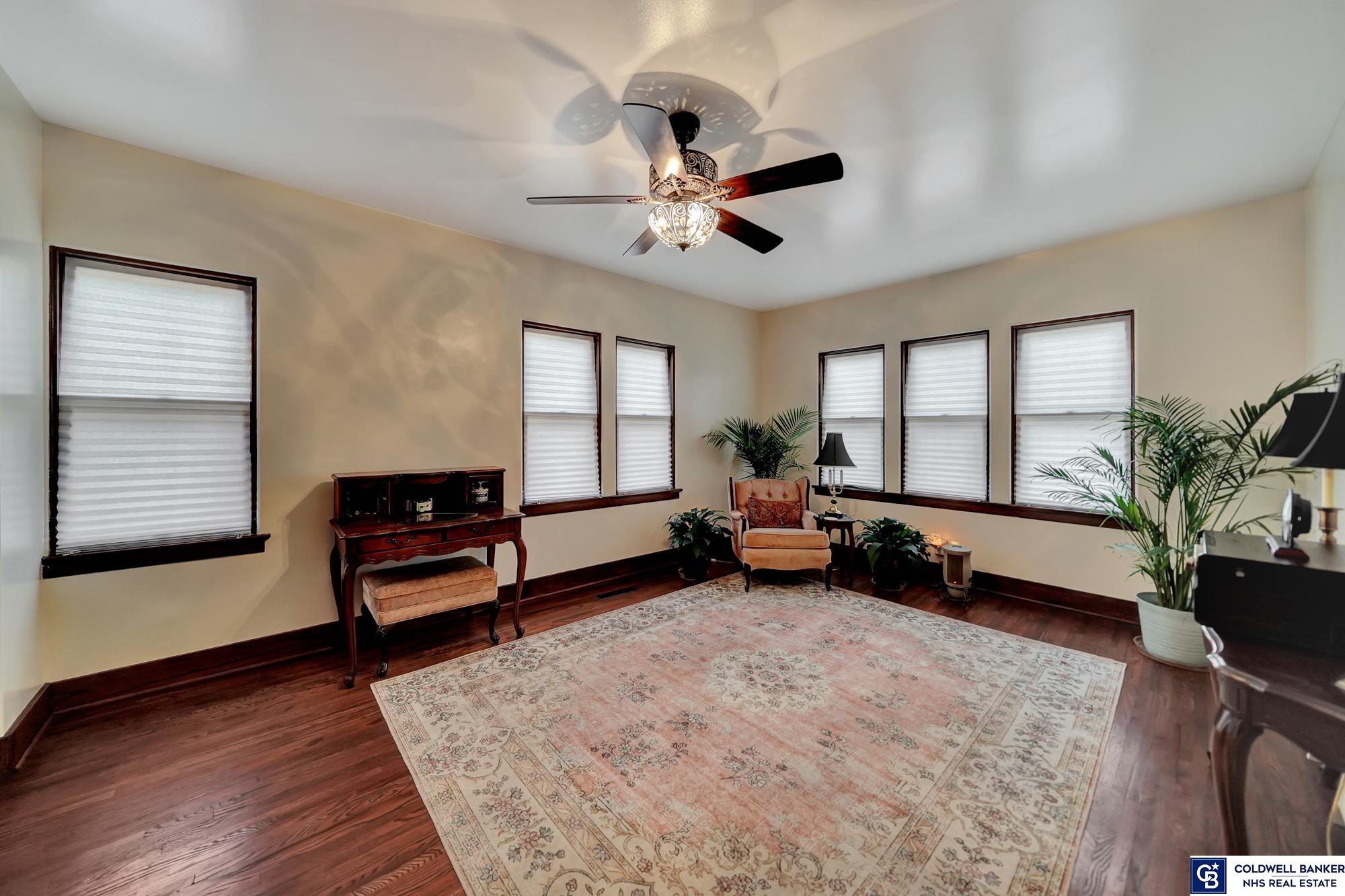 Lincoln, Nebraska, 68510, United States, 6 Bedrooms Bedrooms, ,2 BathroomsBathrooms,Residential,For Sale,1796246
