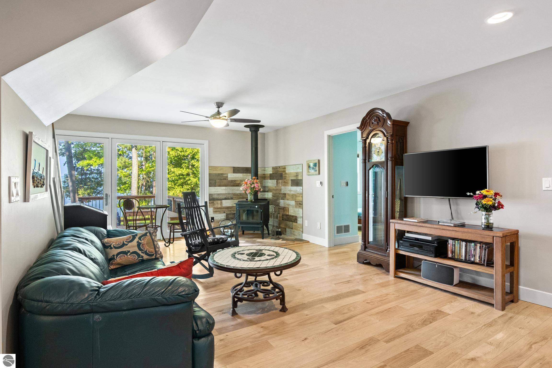 Alden, Michigan, 69612, United States, 4 Bedrooms Bedrooms, ,4 BathroomsBathrooms,Residential,For Sale,1849934
