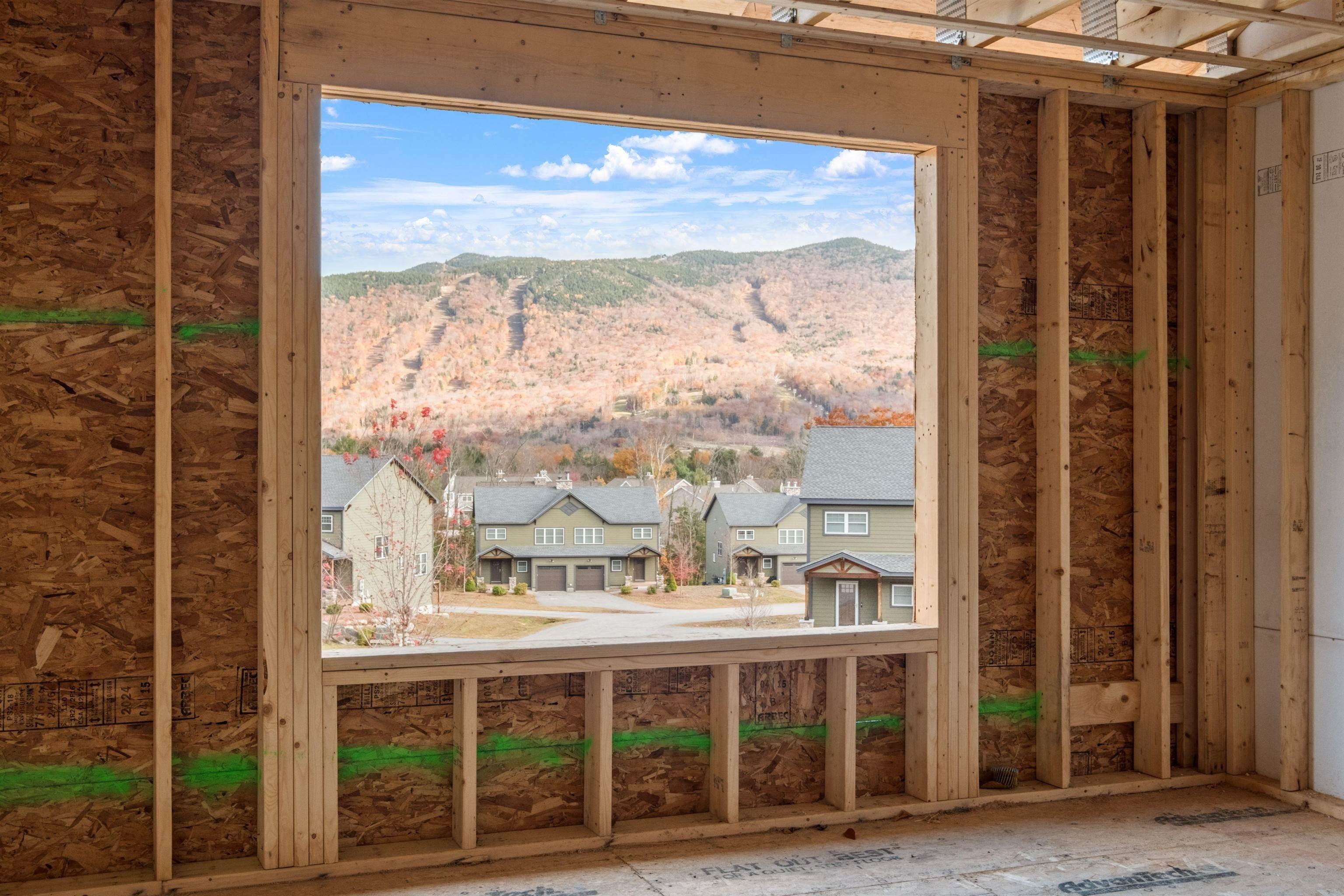 Lincoln, New Hampshire, 03251, United States, 5 Bedrooms Bedrooms, ,5 BathroomsBathrooms,Residential,For Sale,1978136