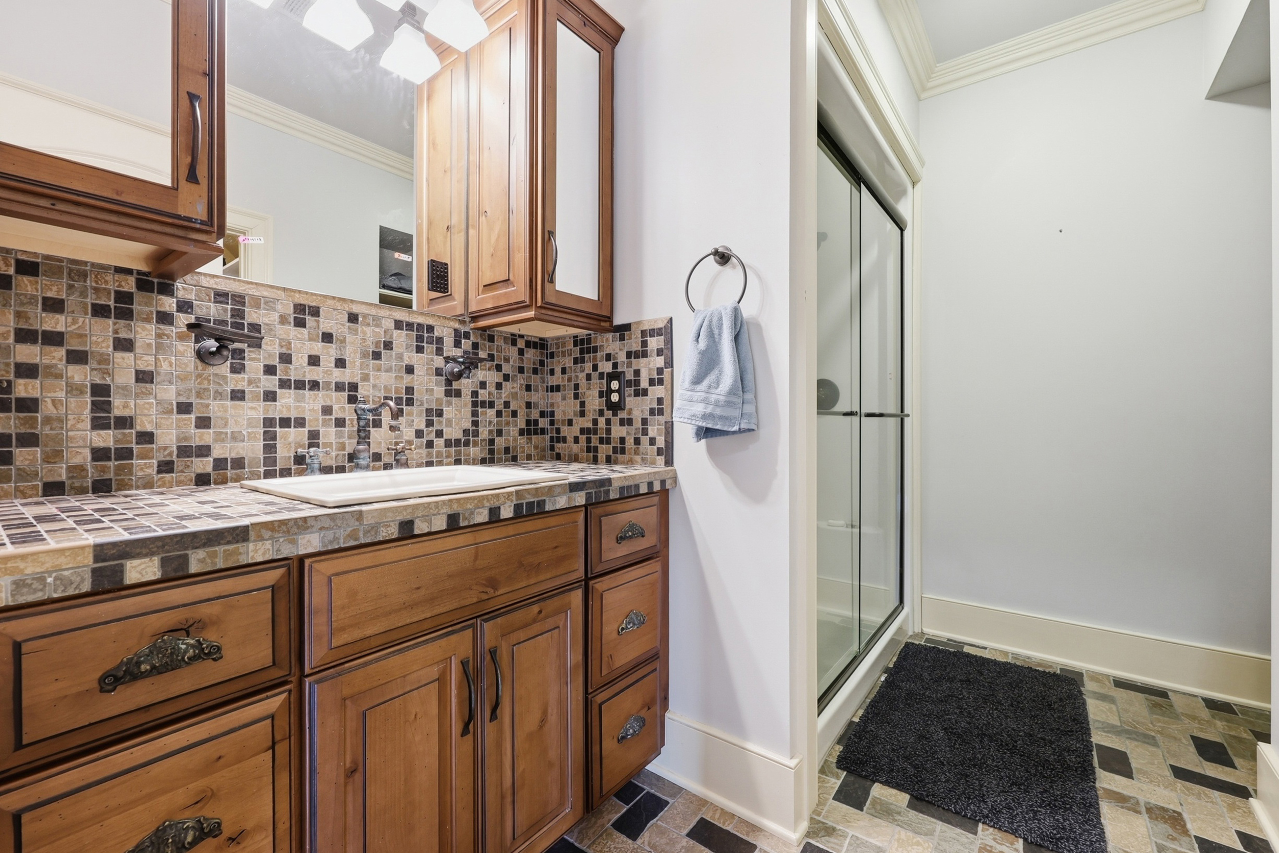  4848 Chelmsbury Lane - 物件實景