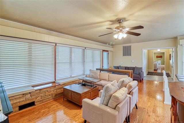 McAlester, Oklahoma, 74501, United States, 4 Bedrooms Bedrooms, ,2 BathroomsBathrooms,Residential,For Sale,1982144