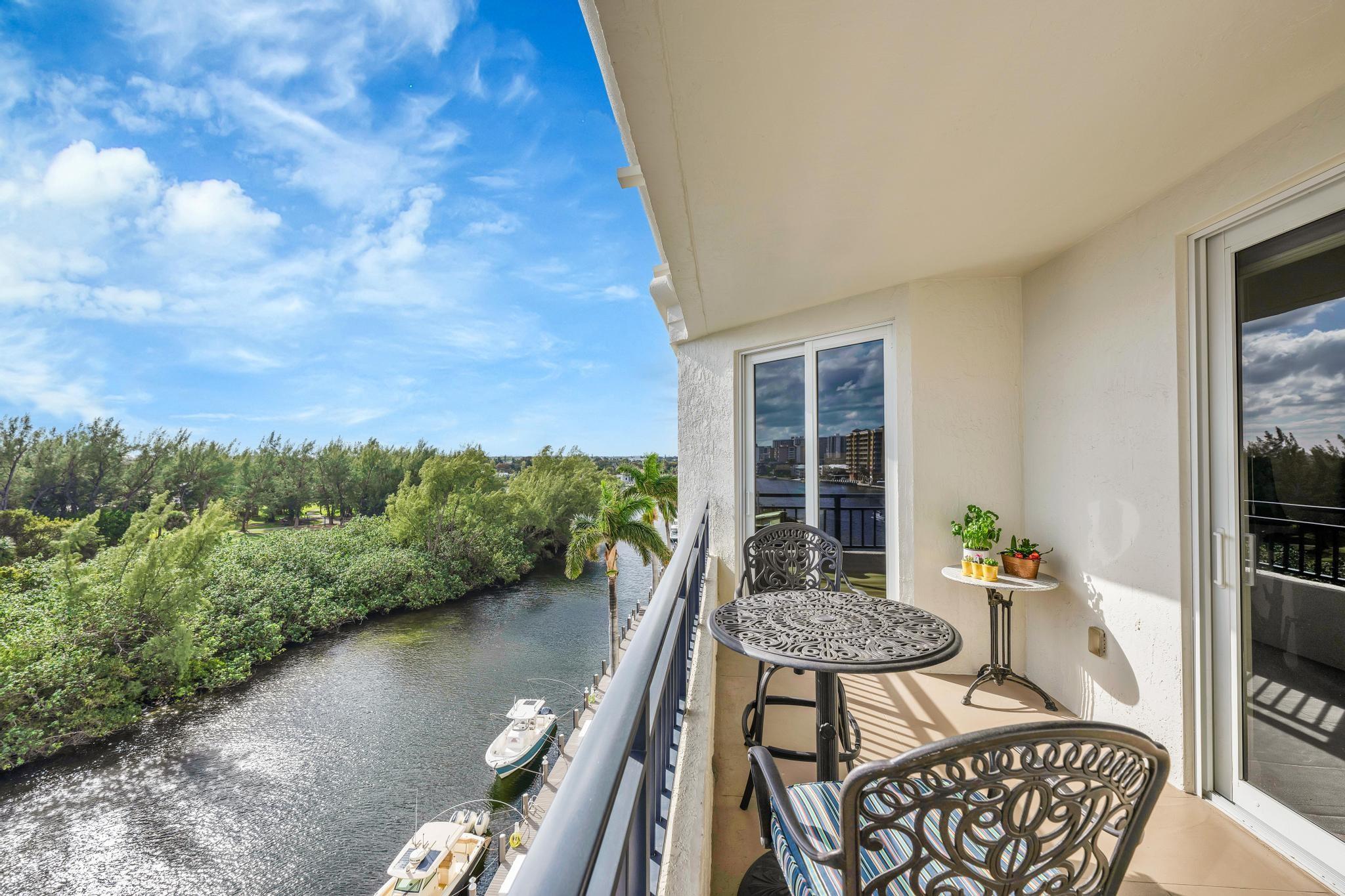 Pompano Beach, Florida, 33062, United States, 2 Bedrooms Bedrooms, ,2 BathroomsBathrooms,Residential,For Sale,1915654