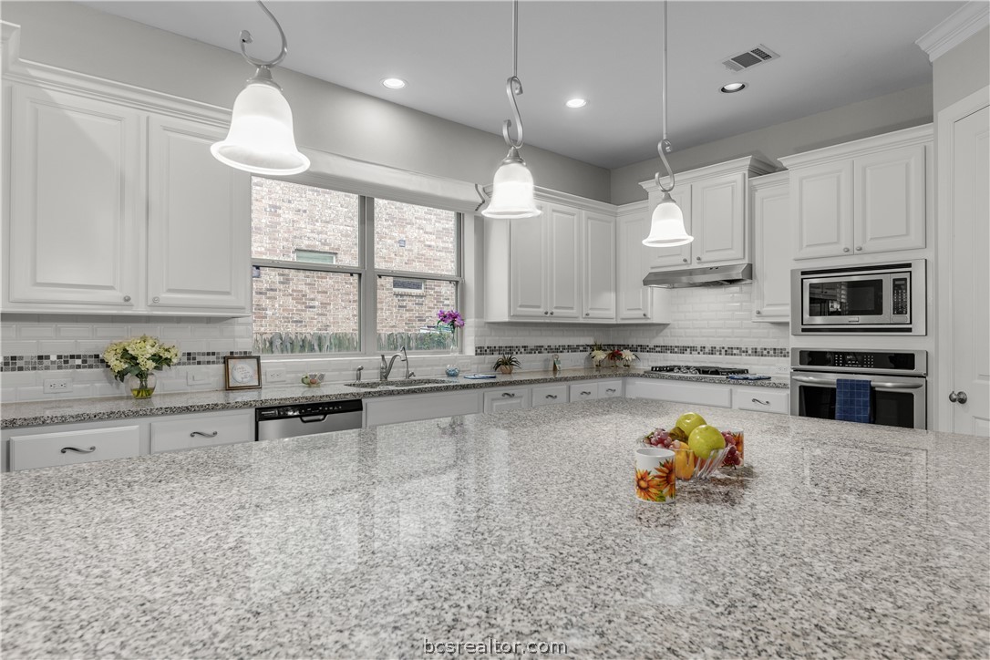 4311 Egremont Place, College Station, Texas, 77845, United States, 5 Bedrooms Bedrooms, ,5 BathroomsBathrooms,Residential,For Sale,4311 Egremont Place,1624351