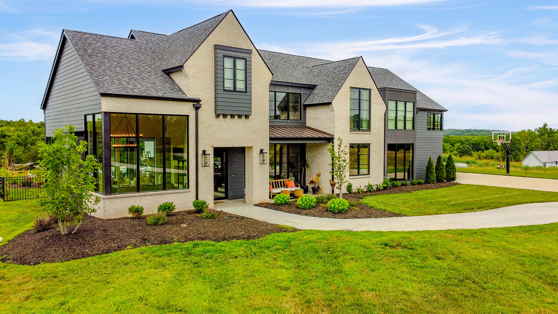 COLUMBIA, Missouri, 65202, United States, 5 Bedrooms Bedrooms, ,5 BathroomsBathrooms,Residential,For Sale,2019373