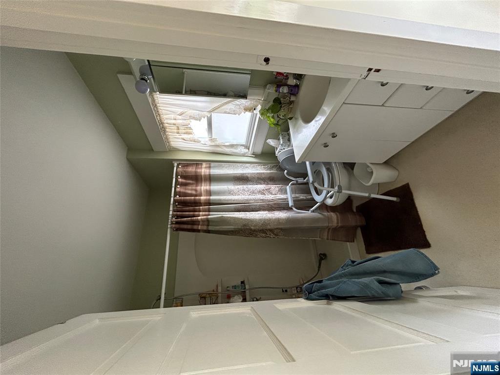 Hawthorne, New Jersey, 07506, United States, 2 Bedrooms Bedrooms, ,2 BathroomsBathrooms,Residential,For Sale,1903354