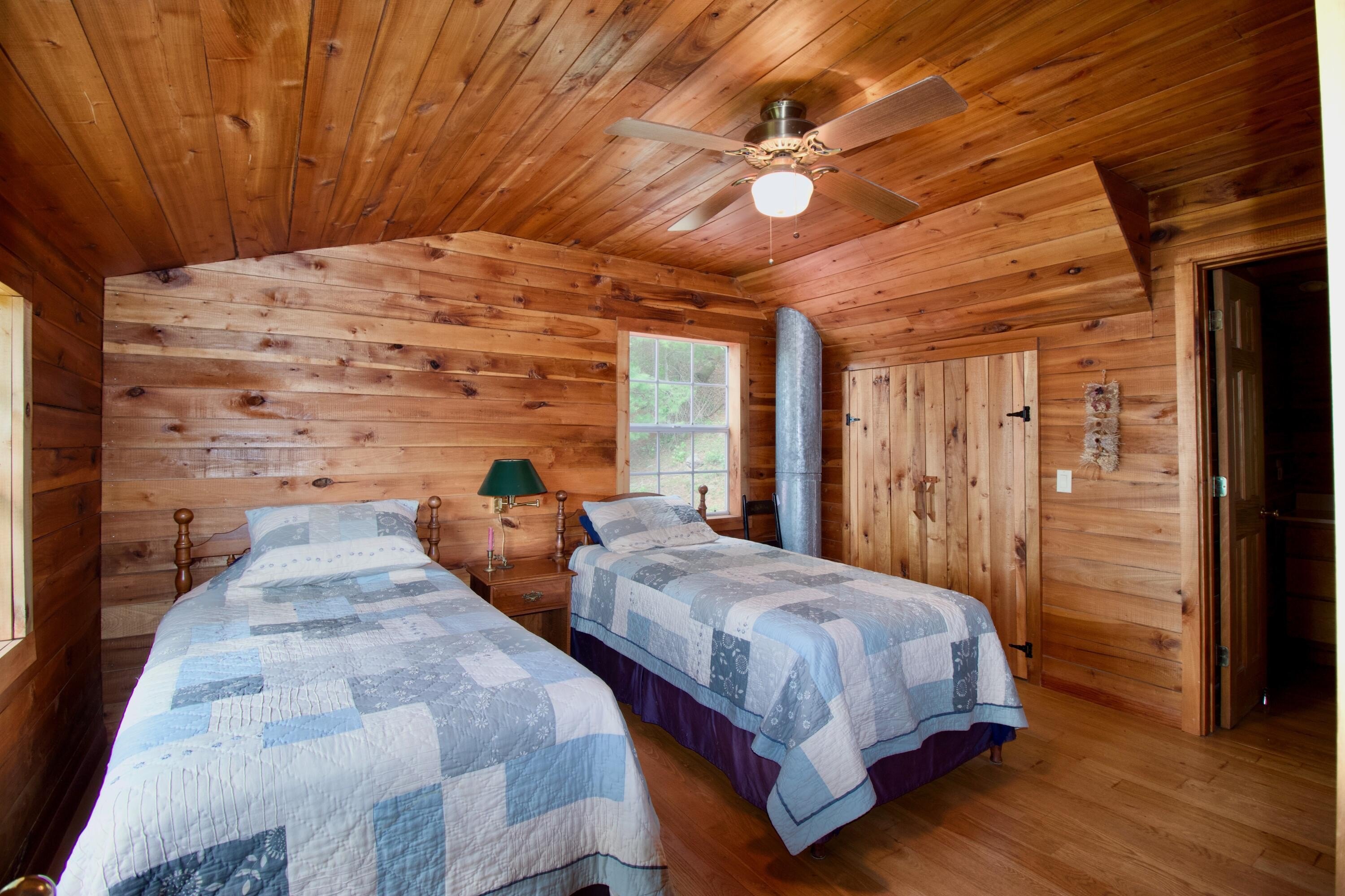 Hinton, West Virginia, 25951, United States, 3 Bedrooms Bedrooms, ,2 BathroomsBathrooms,Residential,For Sale,1847194