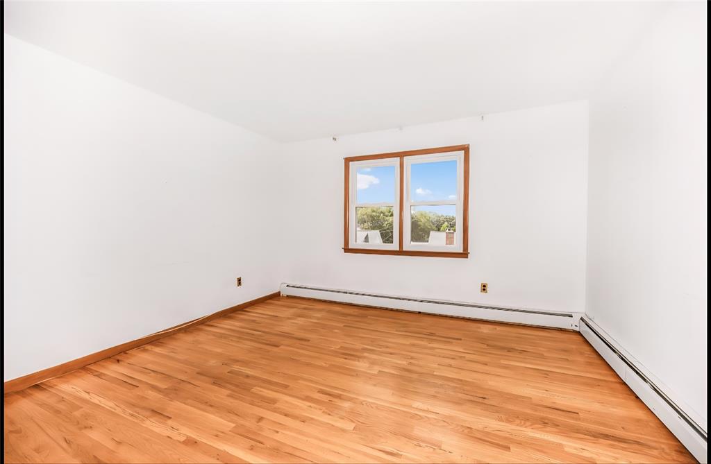 Yonkers, New York, 10701, United States, 3 Bedrooms Bedrooms, ,3 BathroomsBathrooms,Residential,For Sale,1983321