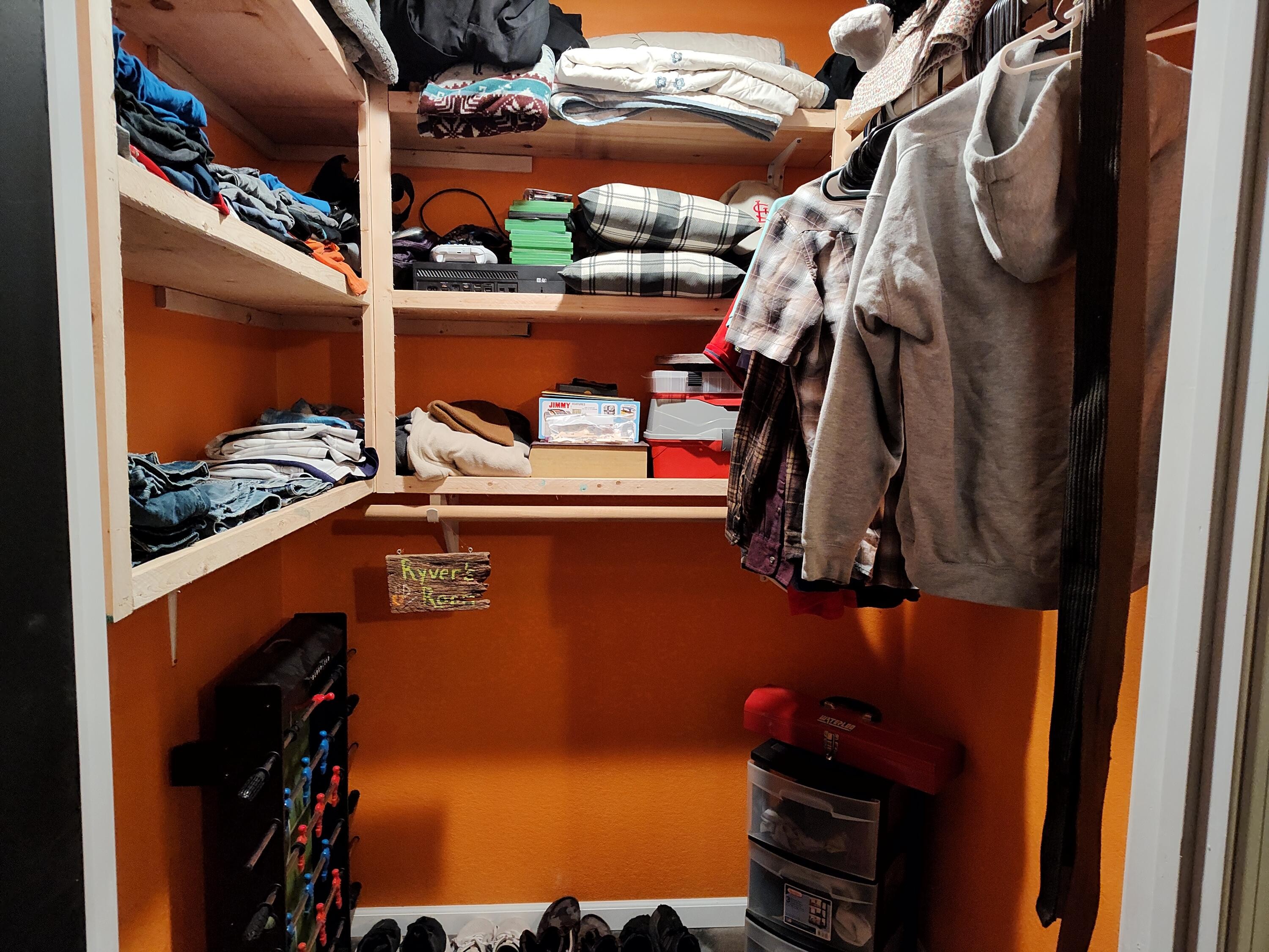 Bolivar, Missouri, 65613, United States, 2 Bedrooms Bedrooms, ,3 BathroomsBathrooms,Residential,For Sale,1975211