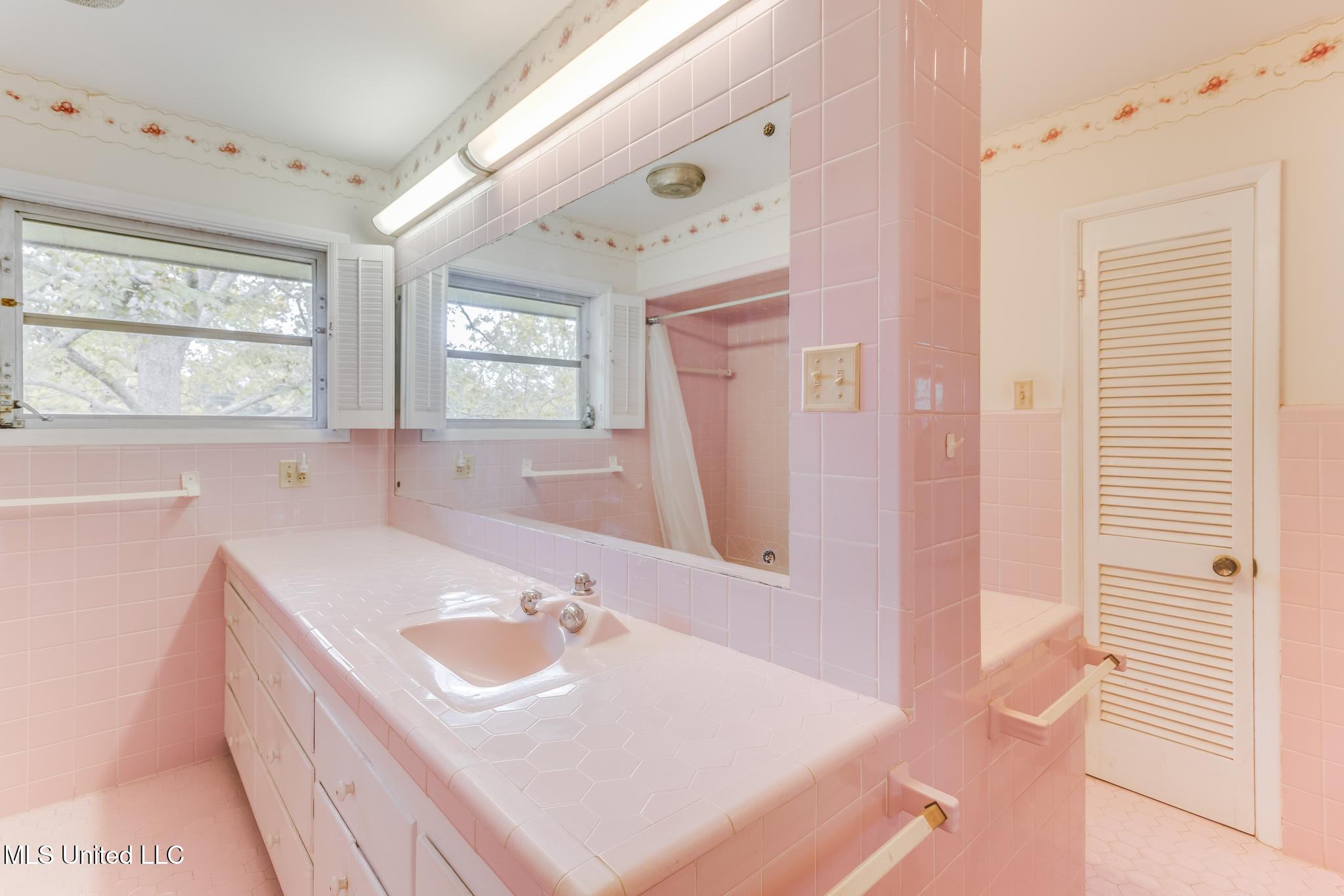 Long Beach, Mississippi, 39560, United States, 5 Bedrooms Bedrooms, ,4 BathroomsBathrooms,Residential,For Sale,1939347