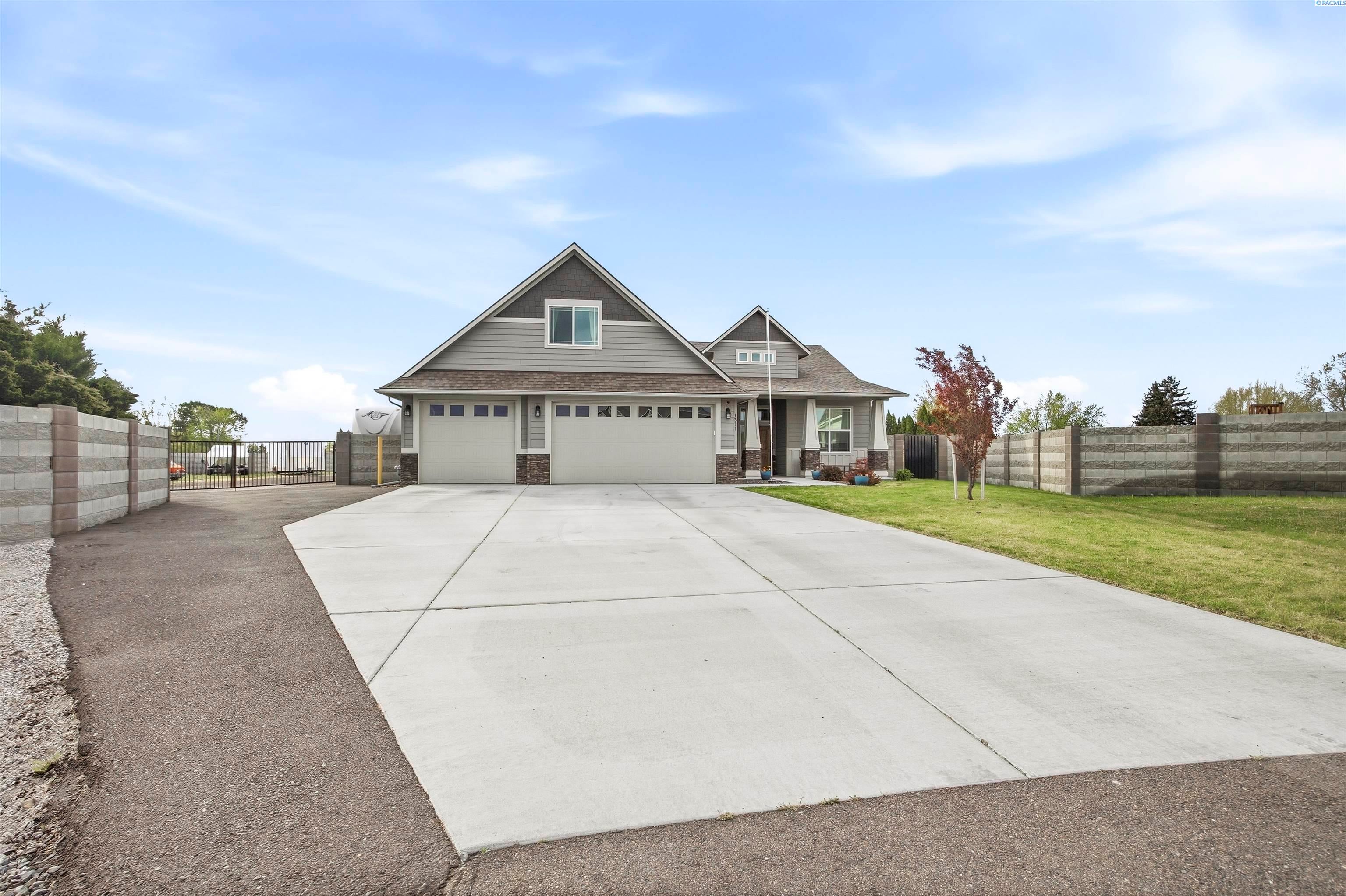 Pasco, Washington, 99301, United States, 4 Bedrooms Bedrooms, ,2 BathroomsBathrooms,Residential,For Sale,2036931