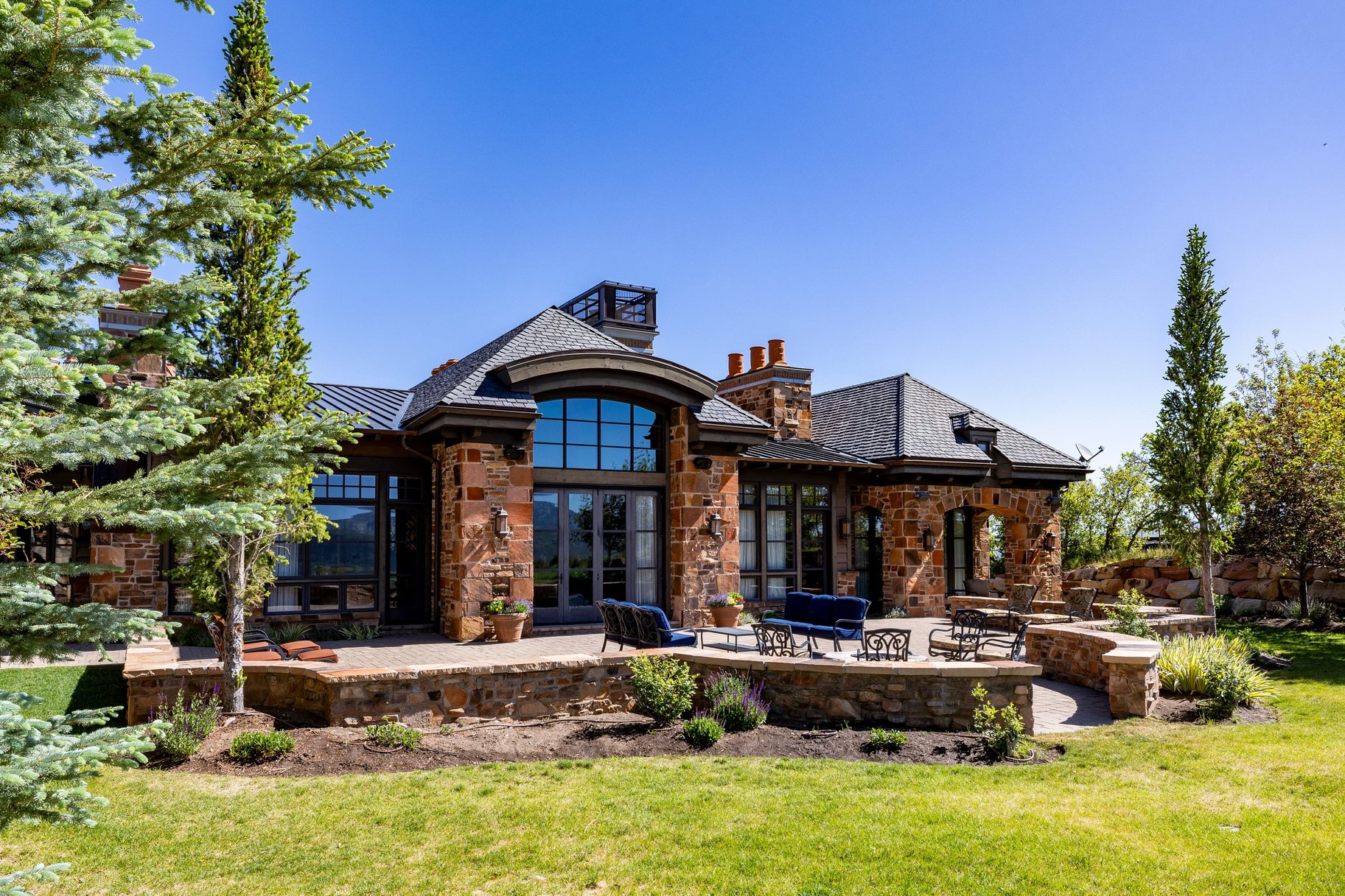  A Legacy Estate Framed by Golf and Ski Views - 物件實景