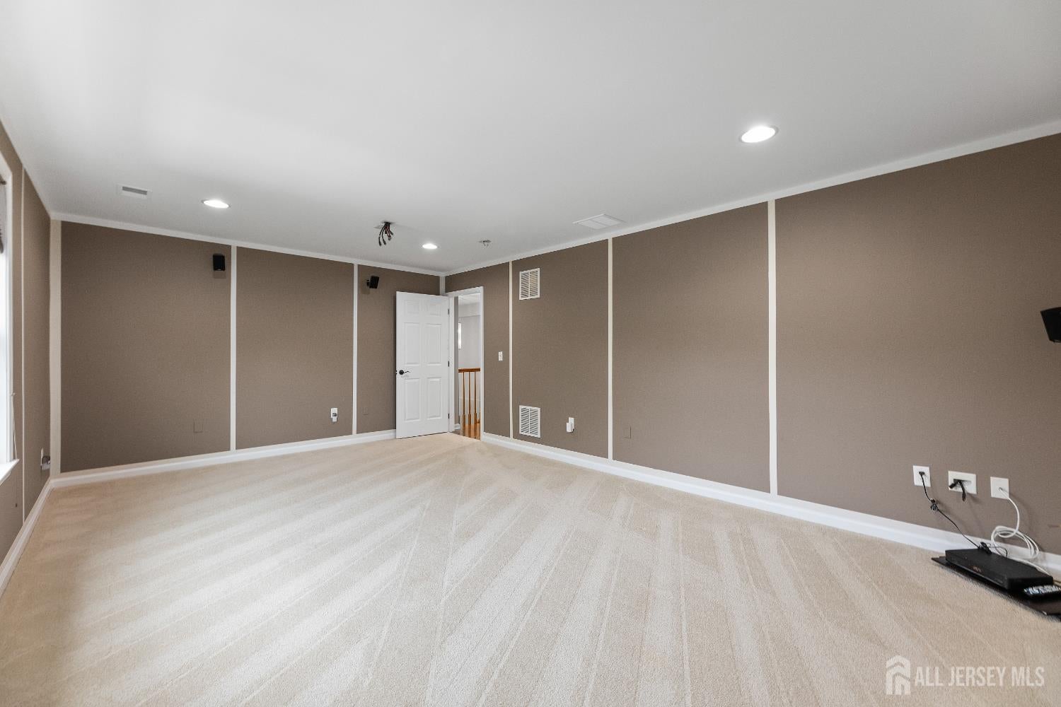 Piscataway, New Jersey, 08854, United States, 4 Bedrooms Bedrooms, ,3 BathroomsBathrooms,Residential,For Sale,1889779